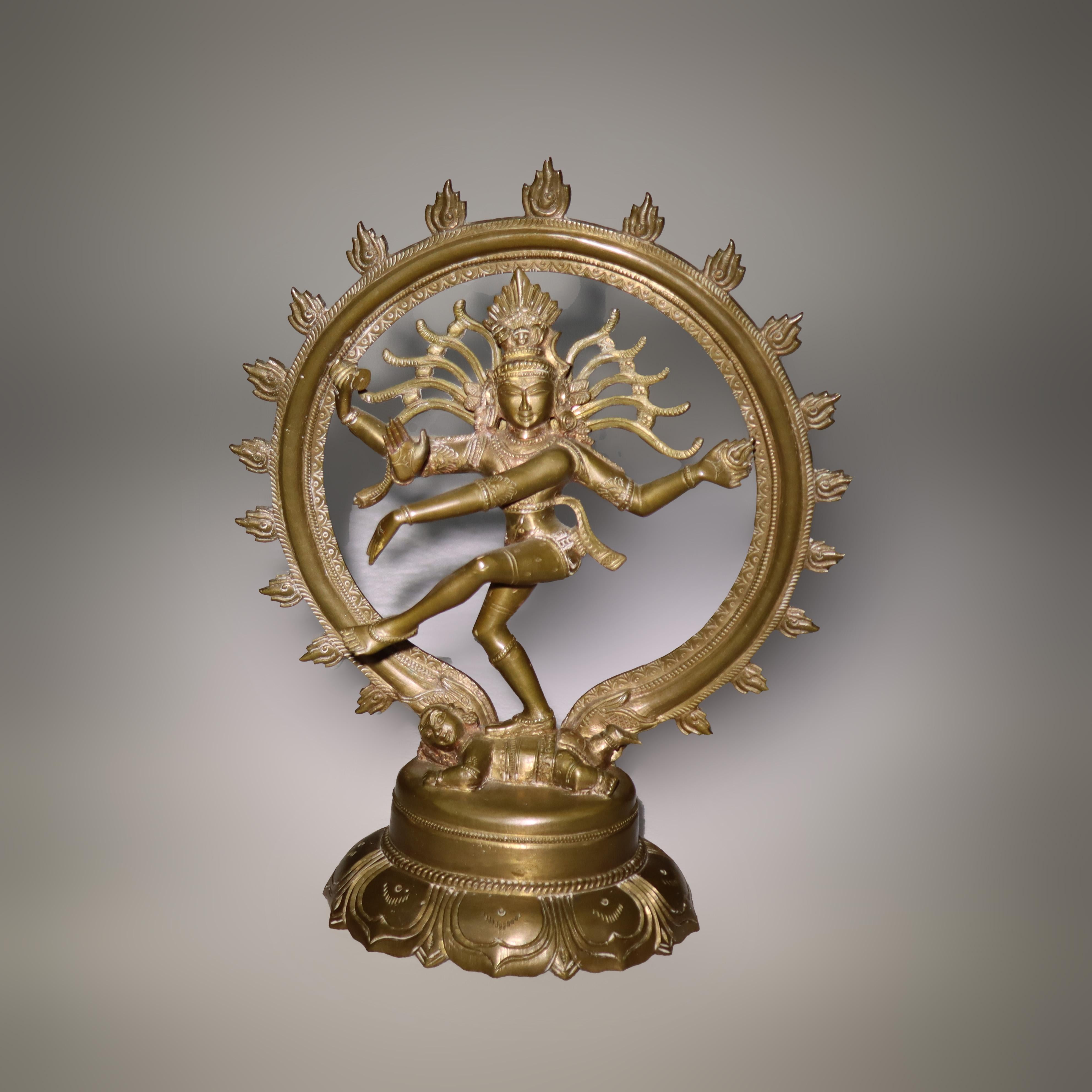 Asiatique Statue indienne Nataraja dansant Shiva en bronze 20e siècle en vente
