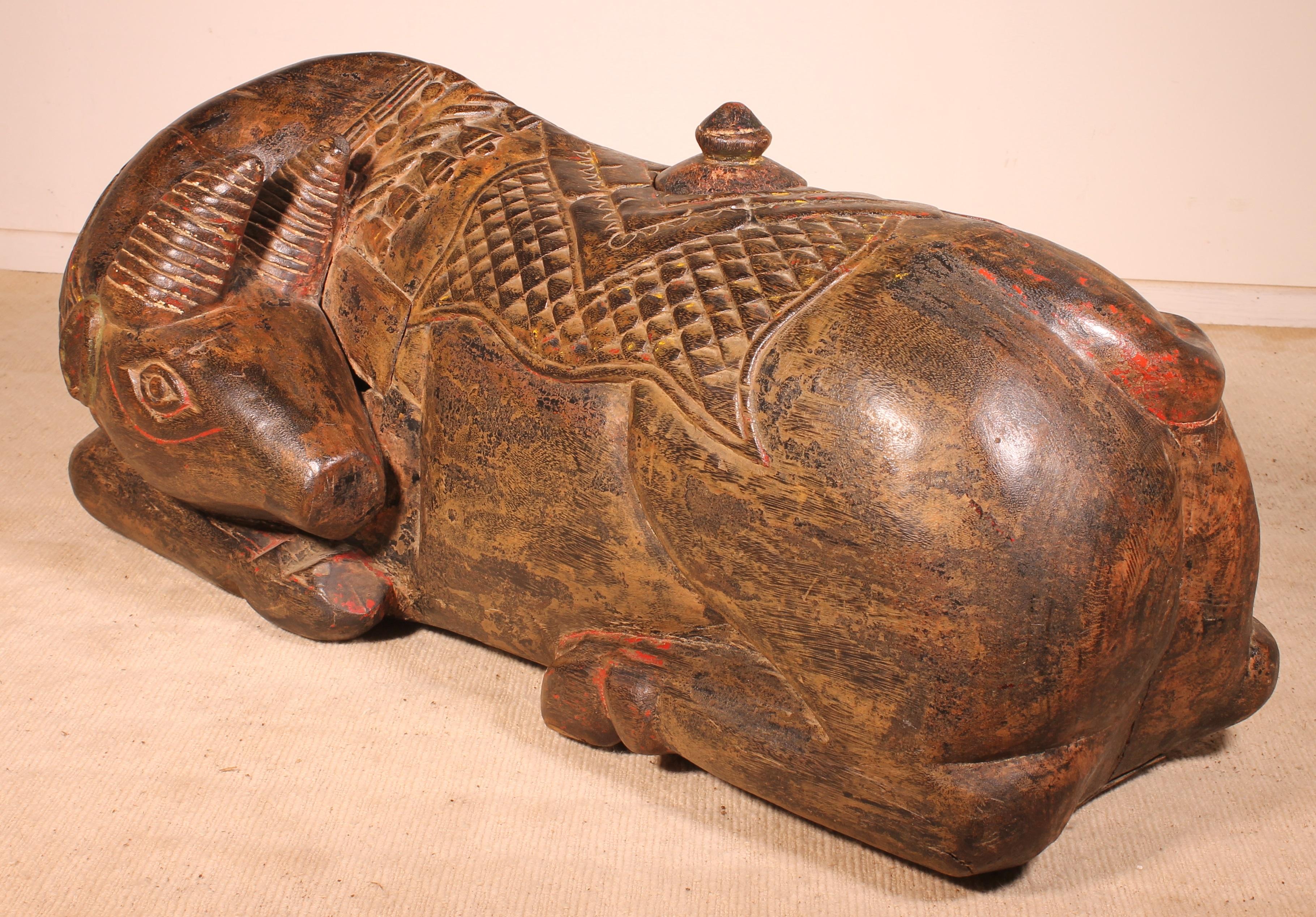 Indischer Büffel aus Holz aus dem 19. Jahrhundert im Zustand „Gut“ im Angebot in Brussels, Brussels