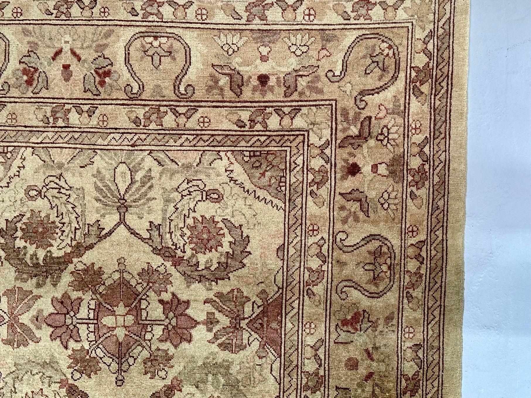 Tappeto indiano, design Tabriz, tappeto di lana annodato, inizio XXI secolo in vendita 4