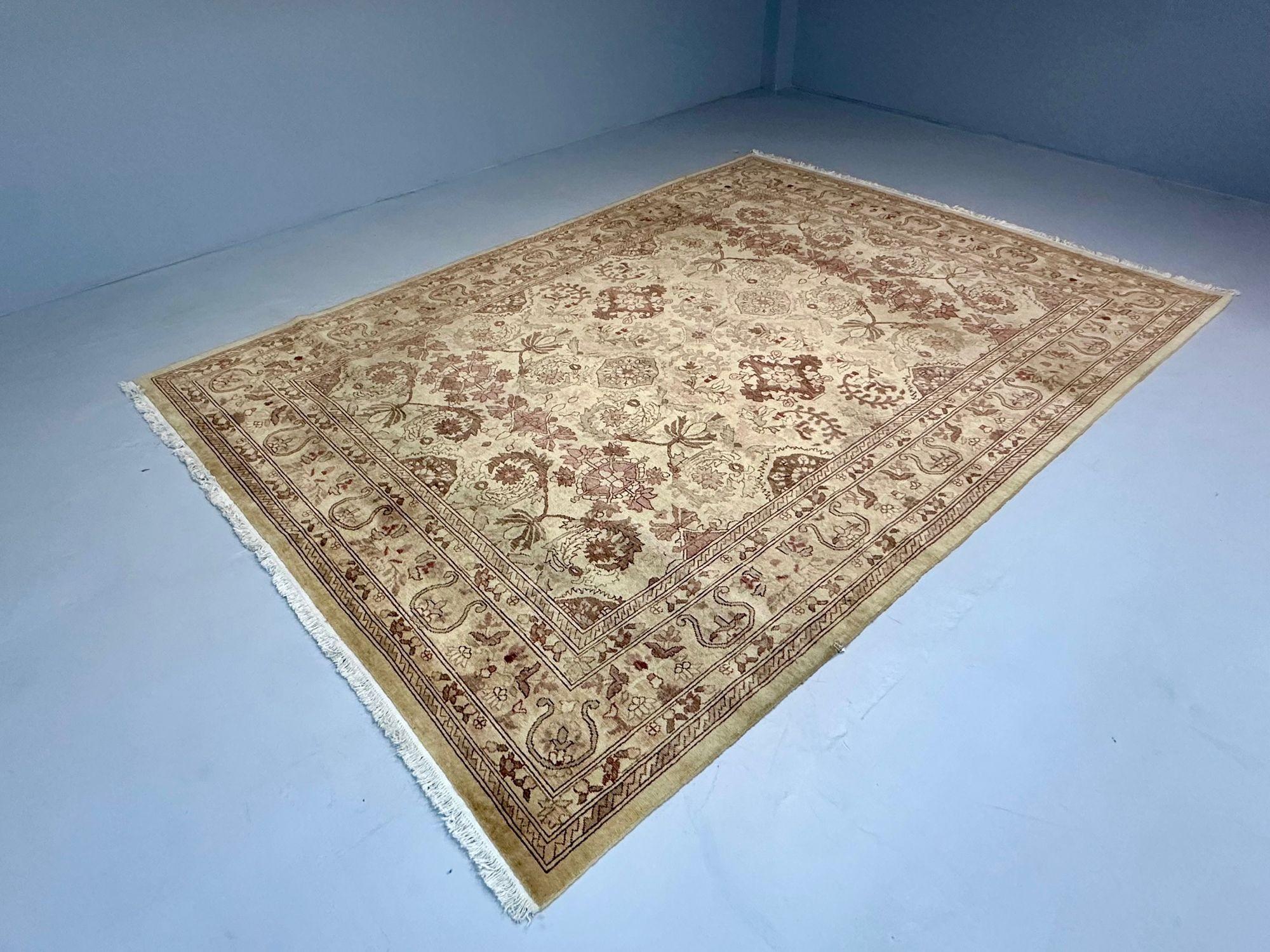 Indiano Tappeto indiano, design Tabriz, tappeto di lana annodato, inizio XXI secolo in vendita