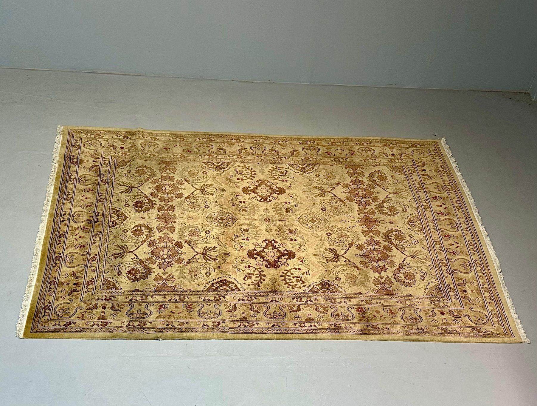 Tappeto indiano, design Tabriz, tappeto di lana annodato, inizio XXI secolo In condizioni buone in vendita a Manhasset, NY