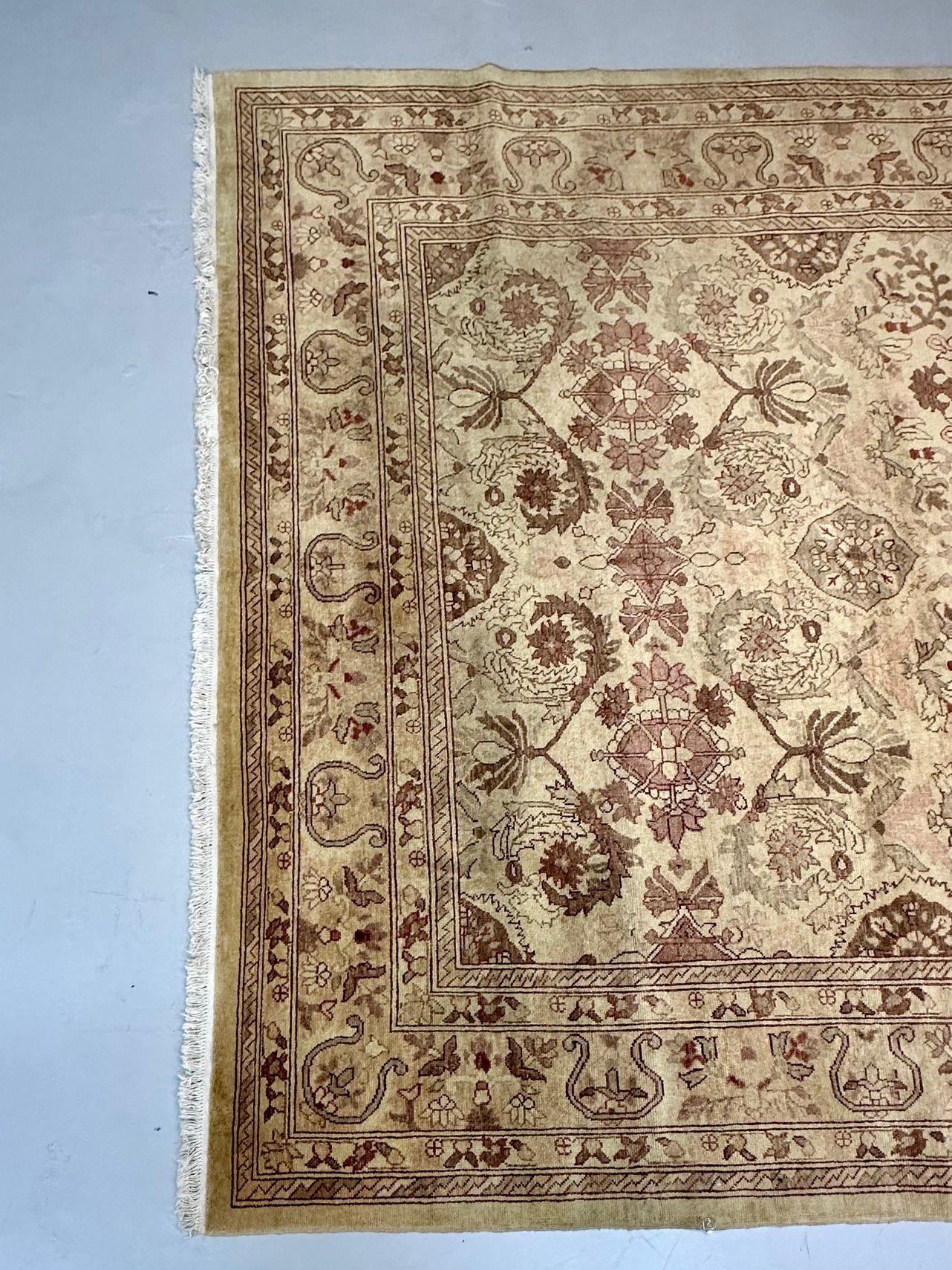XXI secolo e contemporaneo Tappeto indiano, design Tabriz, tappeto di lana annodato, inizio XXI secolo in vendita