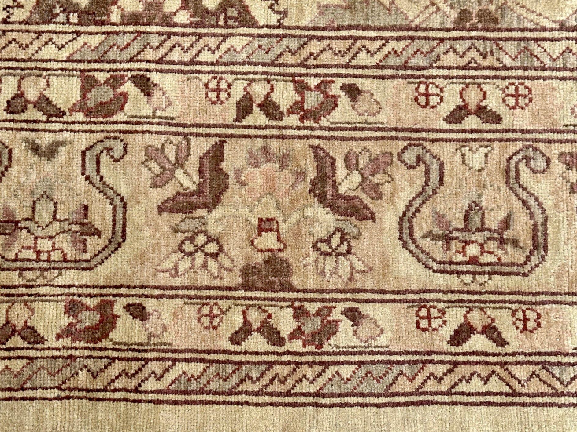Tappeto indiano, design Tabriz, tappeto di lana annodato, inizio XXI secolo in vendita 1