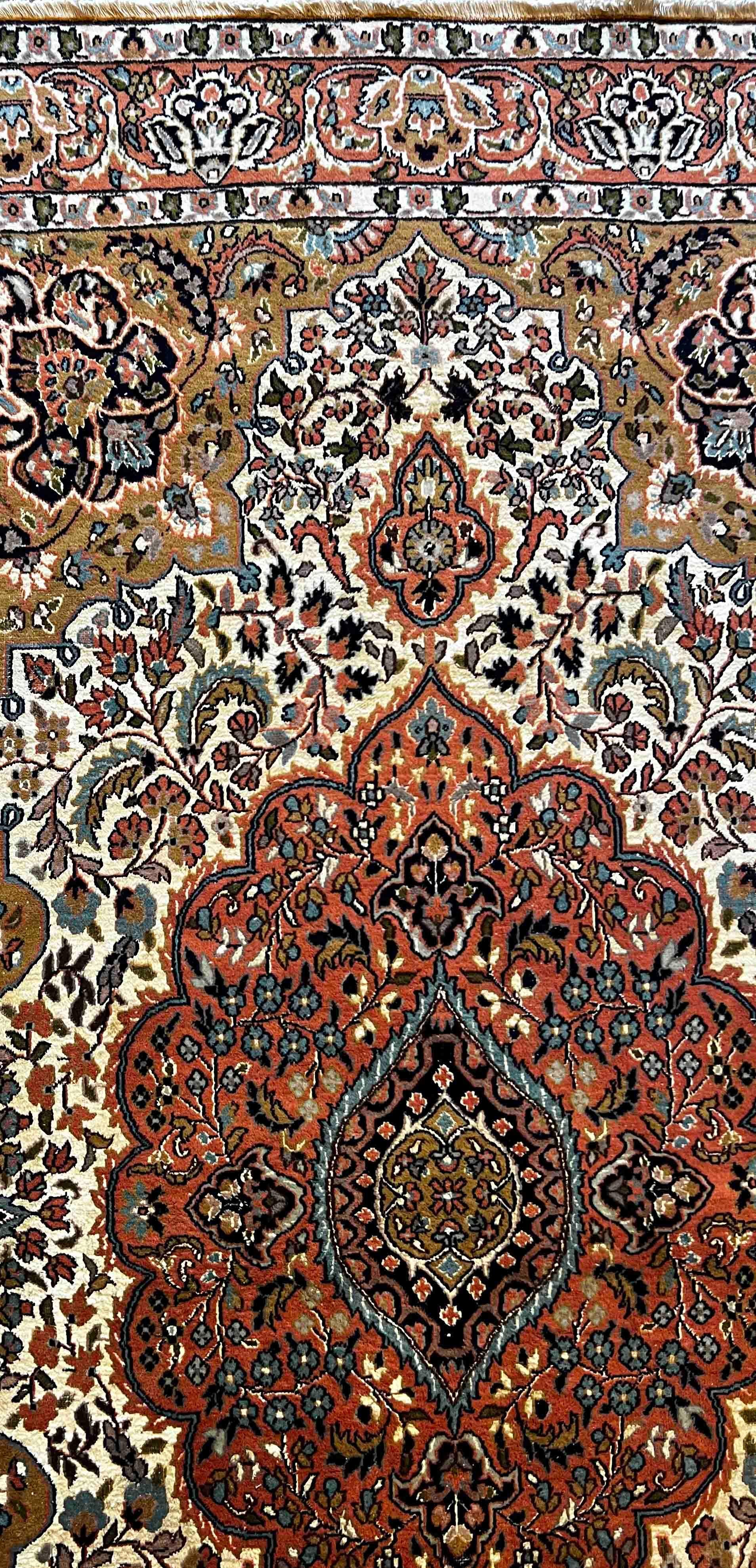  Indian Carpet Wool and Silk, 20th Century - N° 736 For Sale 2