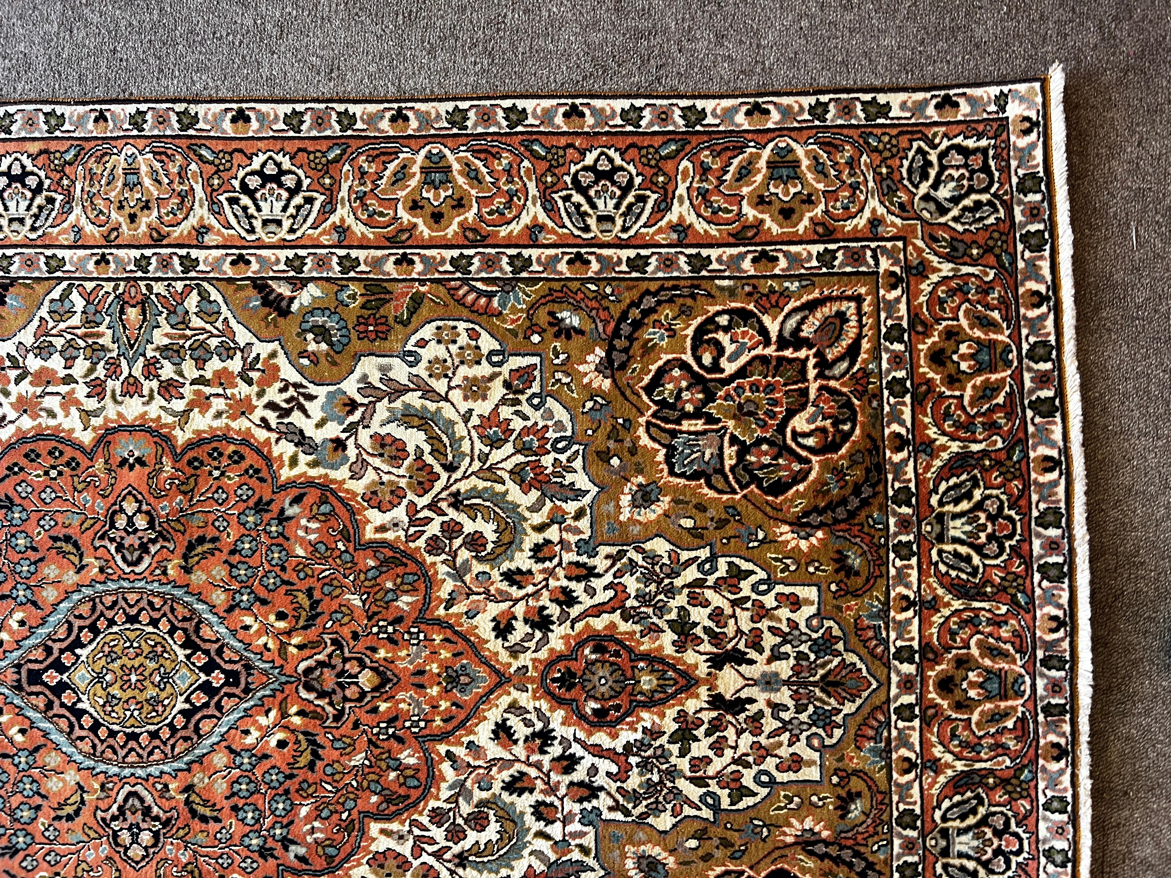 Late 20th Century  Indian Carpet Wool and Silk, 20th Century - N° 736 For Sale