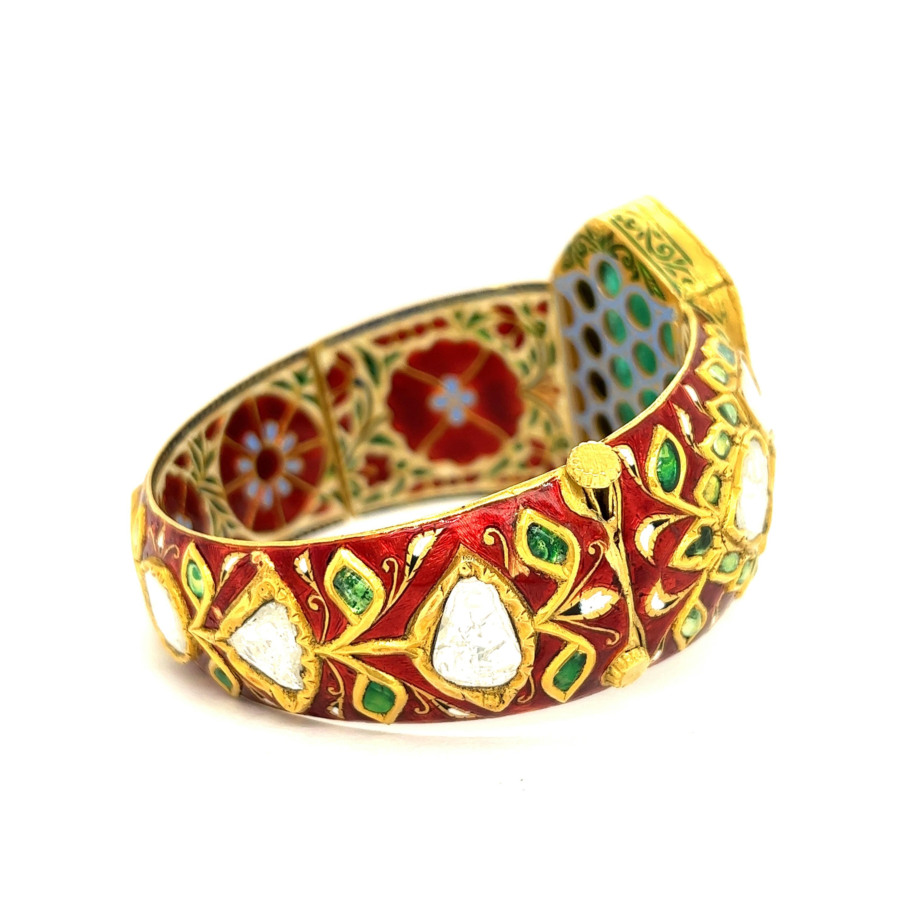 Indian Carved Emerald Diamond Enamel Bangle Bracelet In Good Condition For Sale In New York, NY