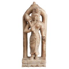 Sculpture figurative indienne en pierre dure sculptée