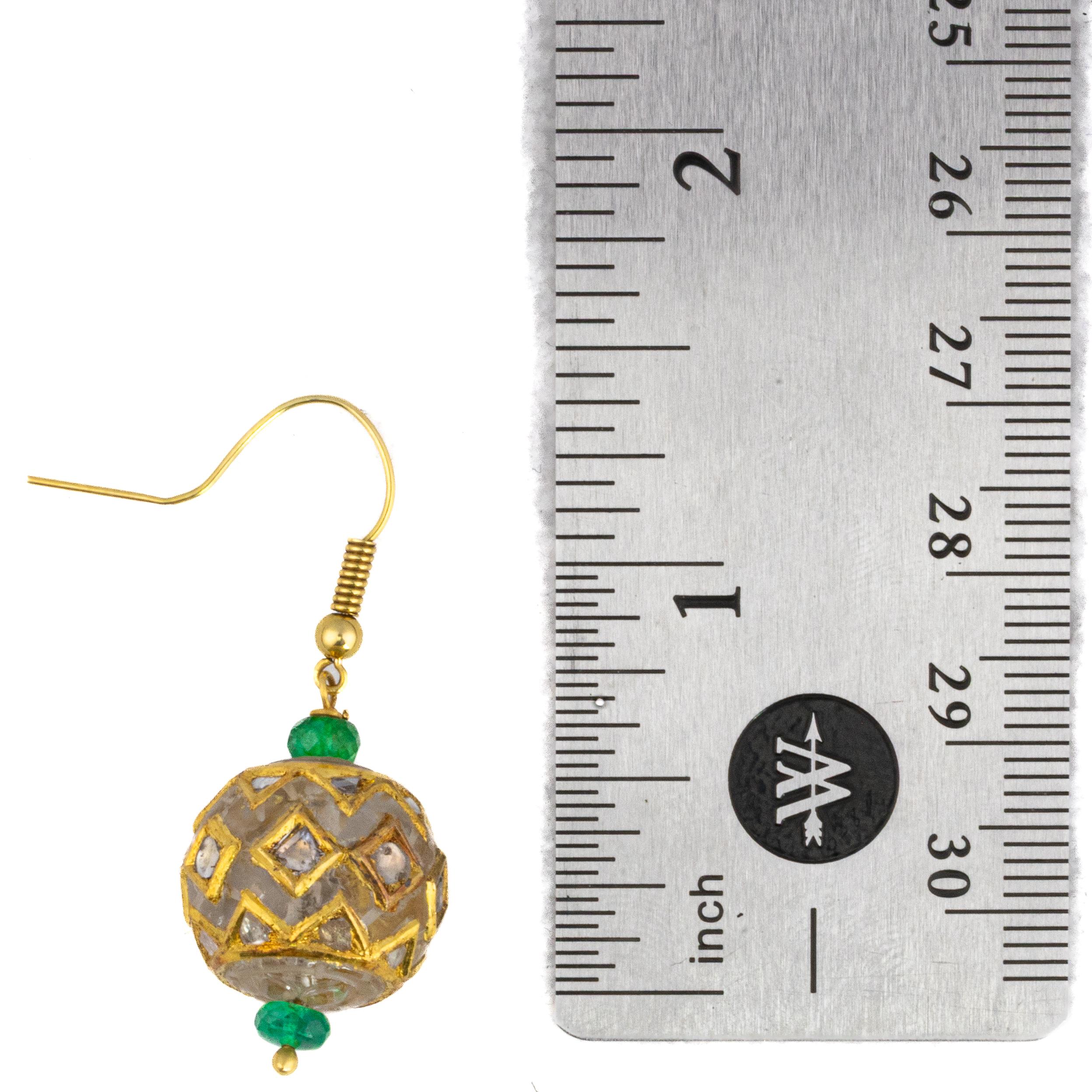 Indian Carved Rock Crystal and Emerald Bead Earrings In Excellent Condition For Sale In New York, NY