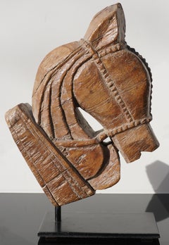 Tête de cheval indienne en bois sculpté de style Majaraja, 19ème siècle