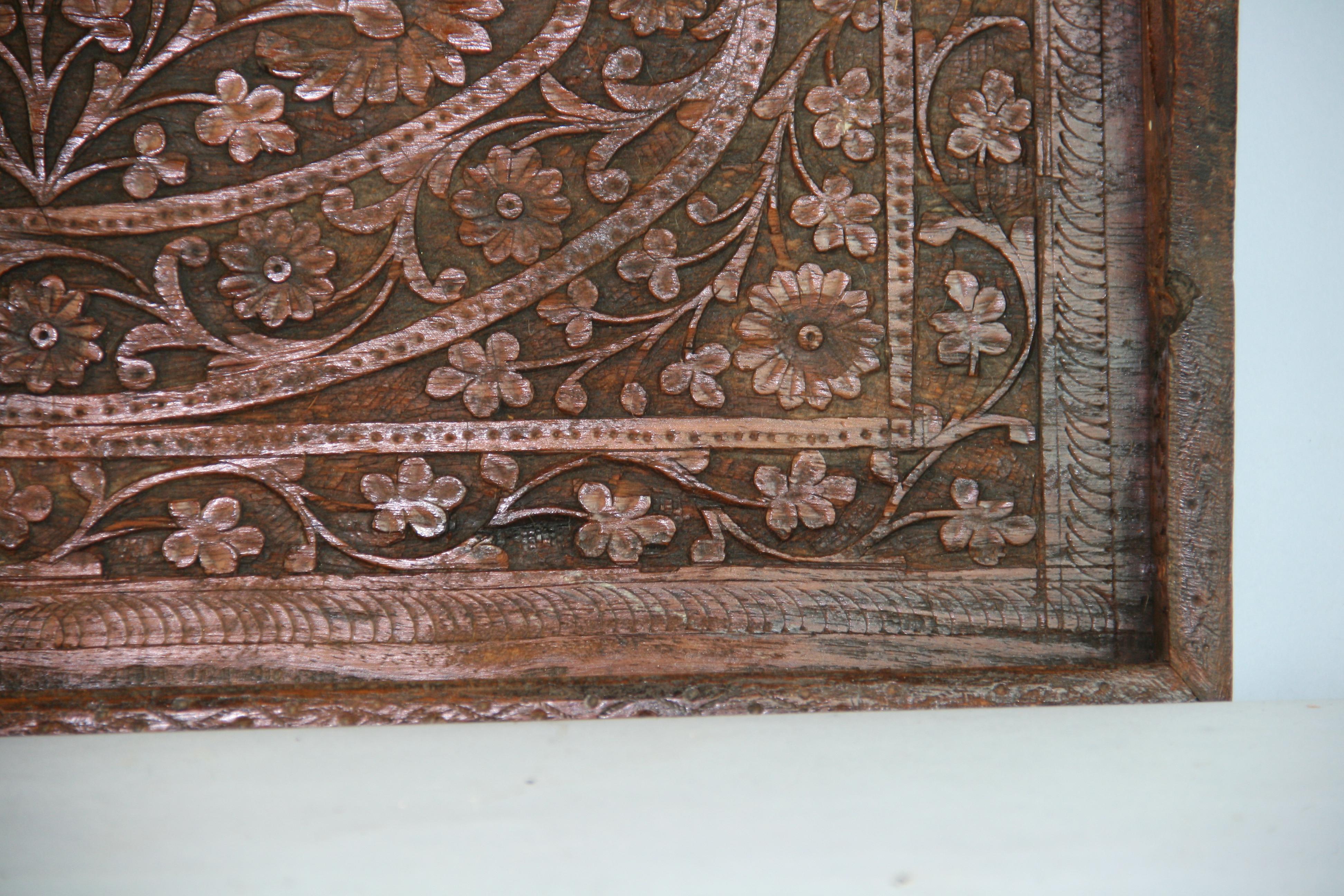 Indian Carved Wood Serving Tray 1960's In Good Condition In Douglas Manor, NY