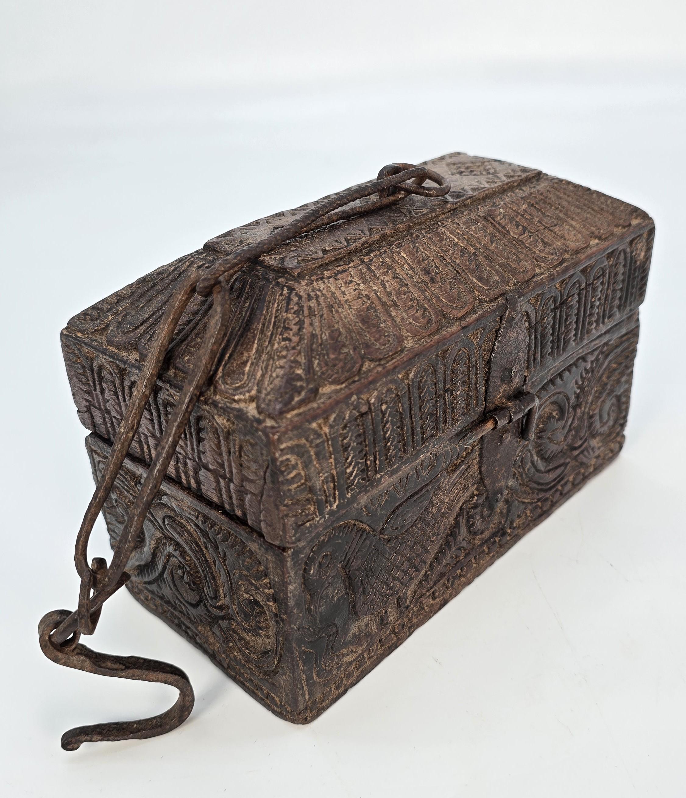 Indian carved wood spice box, late 17th century, circa 1790 For Sale 4