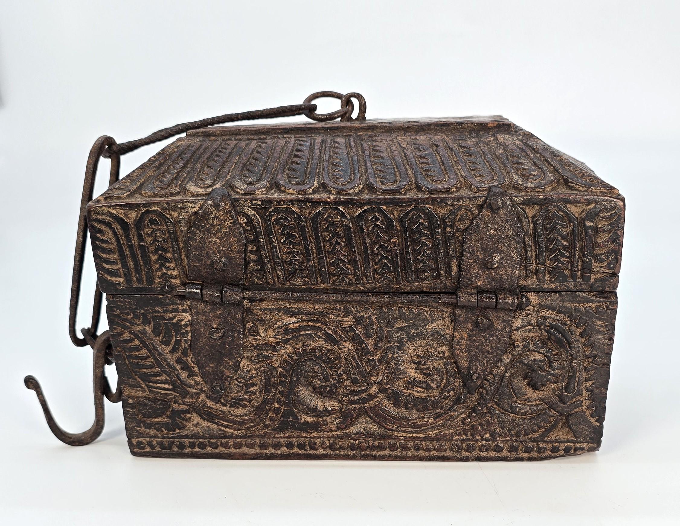 Indian carved wood spice box, late 17th century, circa 1790 For Sale 1