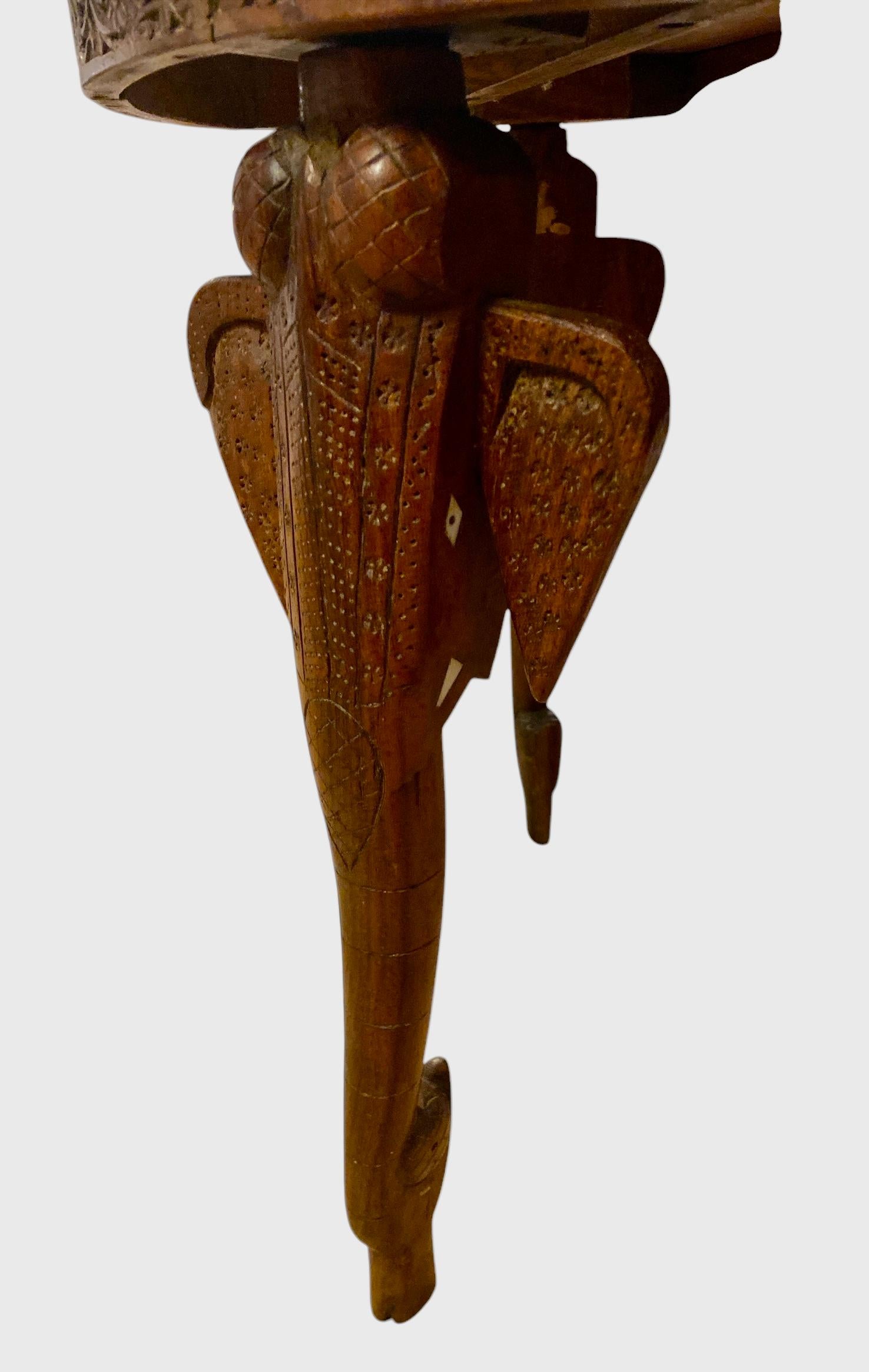 Indian coffee table with elephant-heads legs shaped like elephant heads In Good Condition In 'S-HERTOGENBOSCH, NL