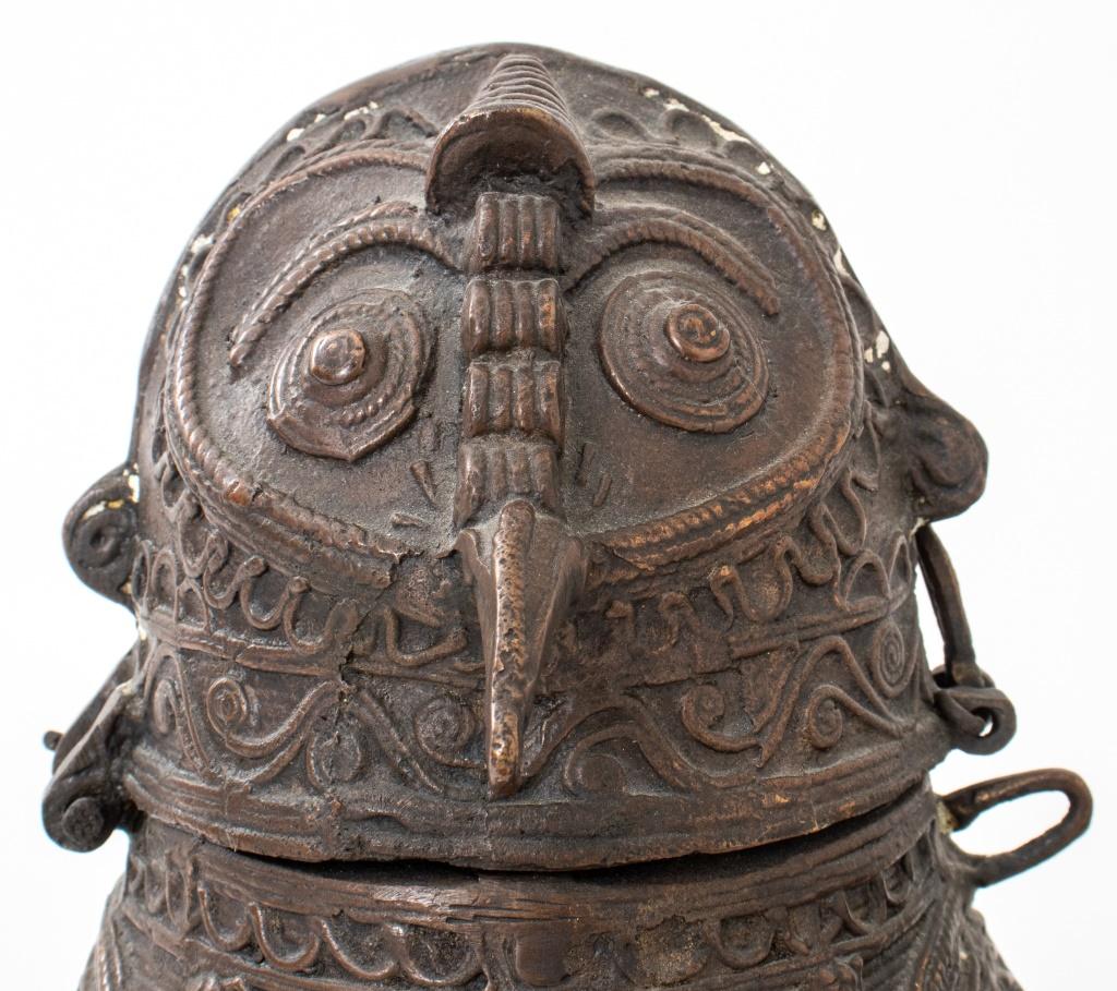 Anglo-Indian Indian Dhokra Bronze Owl Containers, Ca. 1900, Pair For Sale