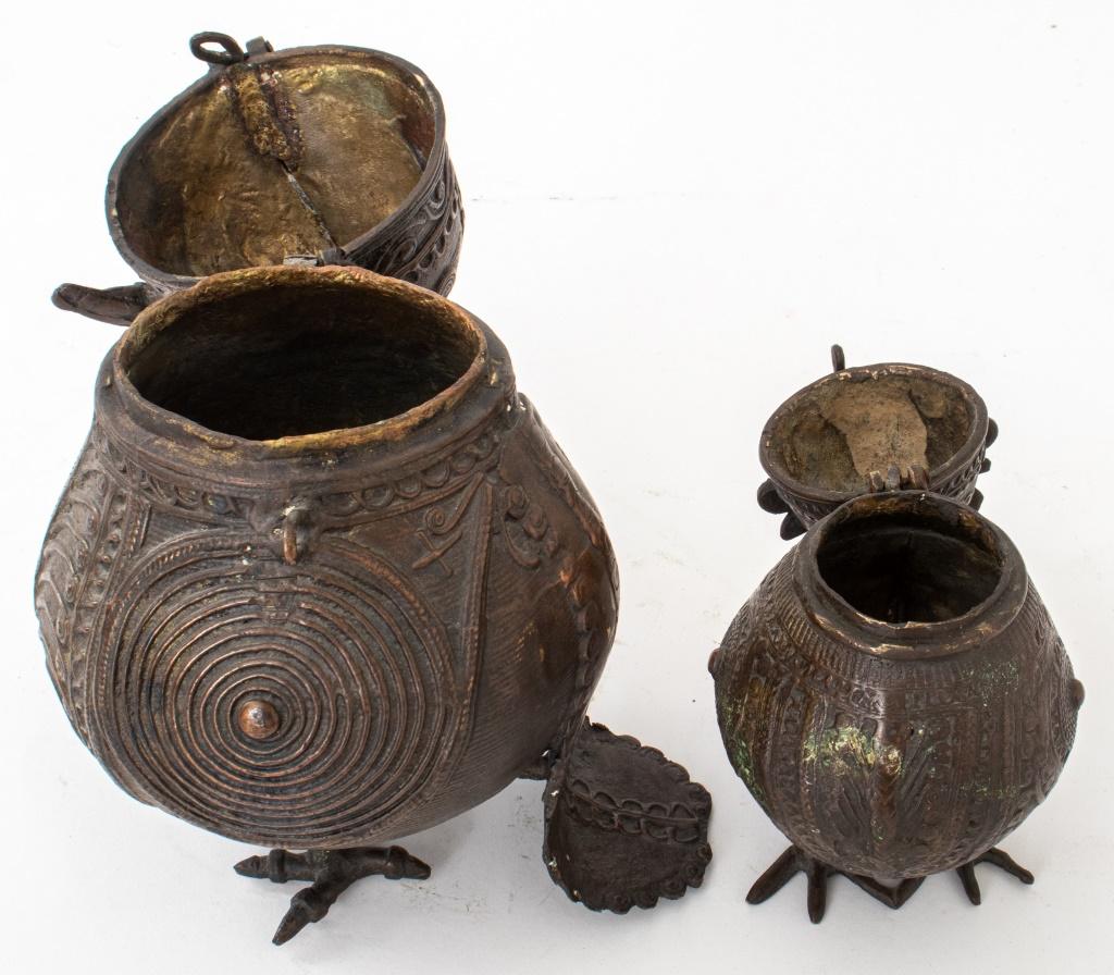 Indische Dhokra-Bronze- Eulenbehälter, ca. 1900, Paar im Angebot 2