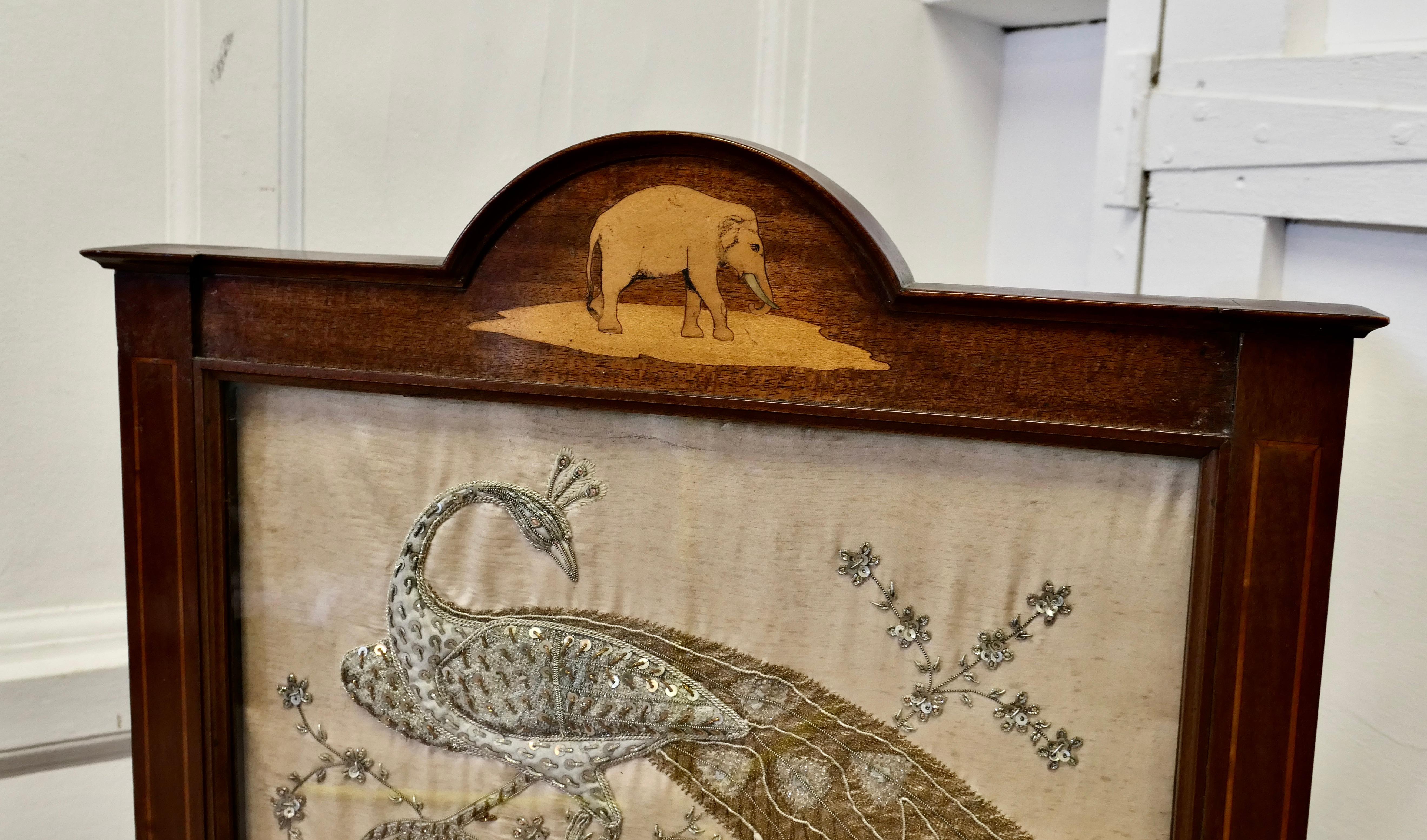 Indian Embroidered Silver and Gold Taj Mahal Screen In Good Condition For Sale In Godshill, Isle of Wight