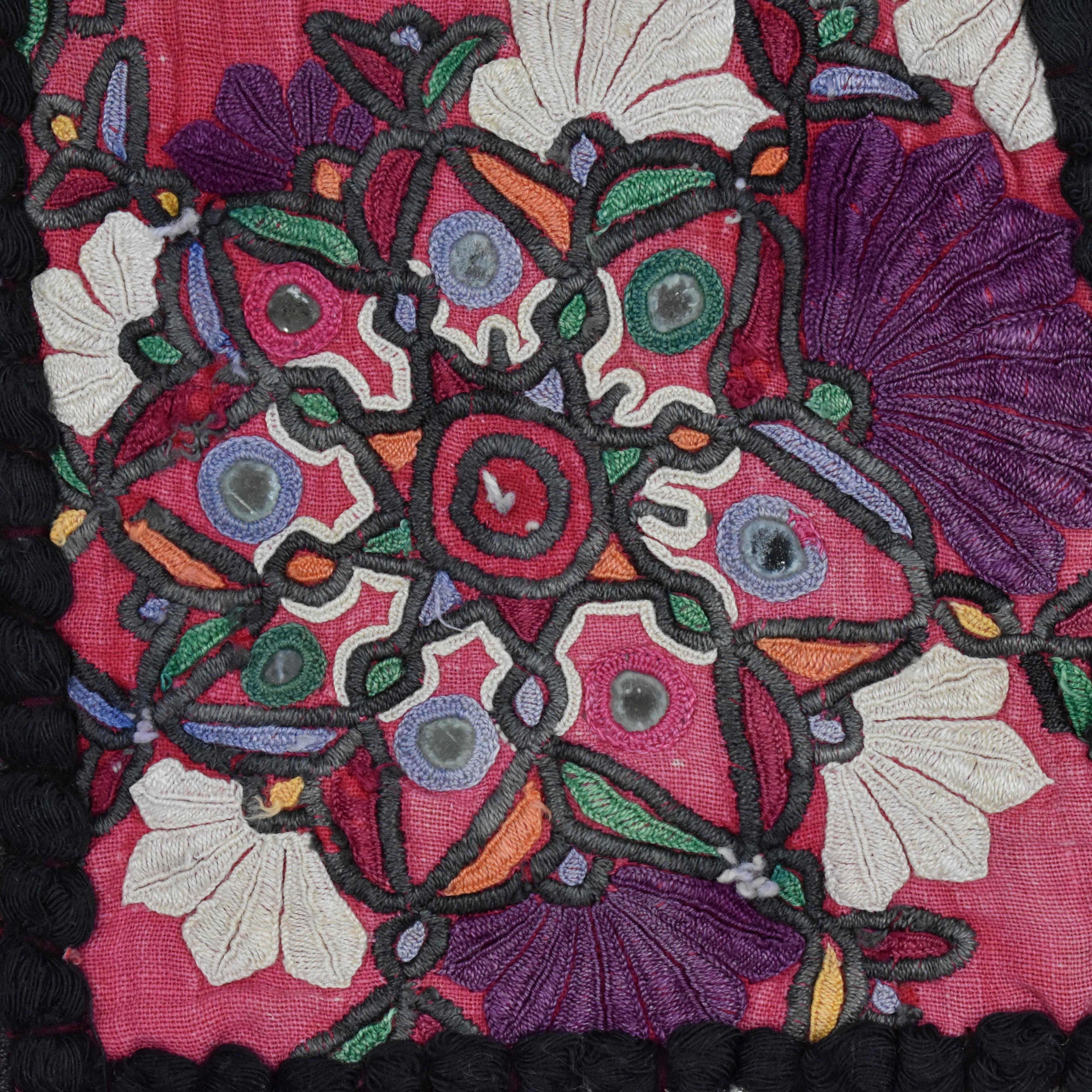 Indian Embroidered Wall Hanging In Good Condition For Sale In Frome, GB