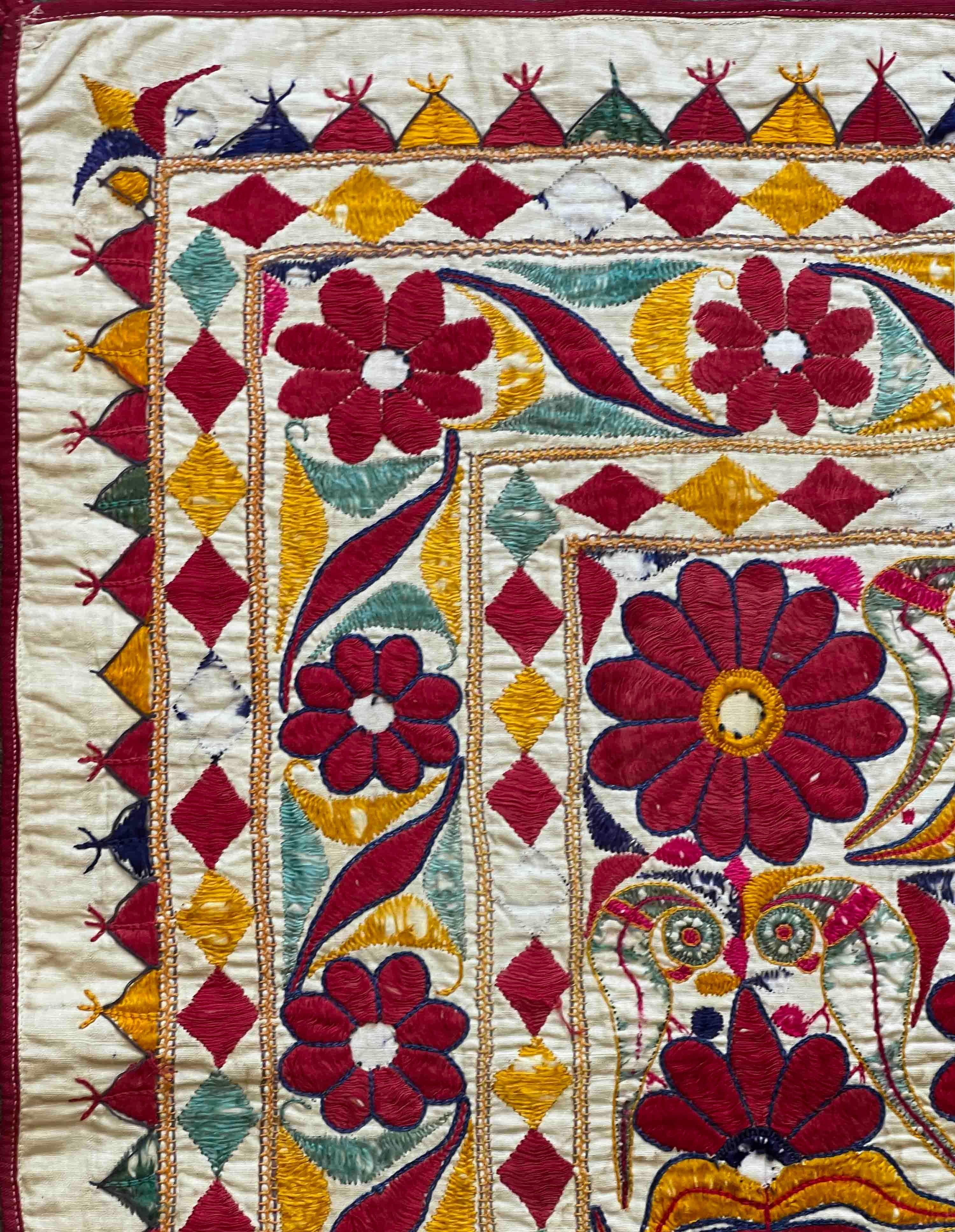 Indian Embroidery Fabric, N°1221 In Excellent Condition For Sale In Paris, FR