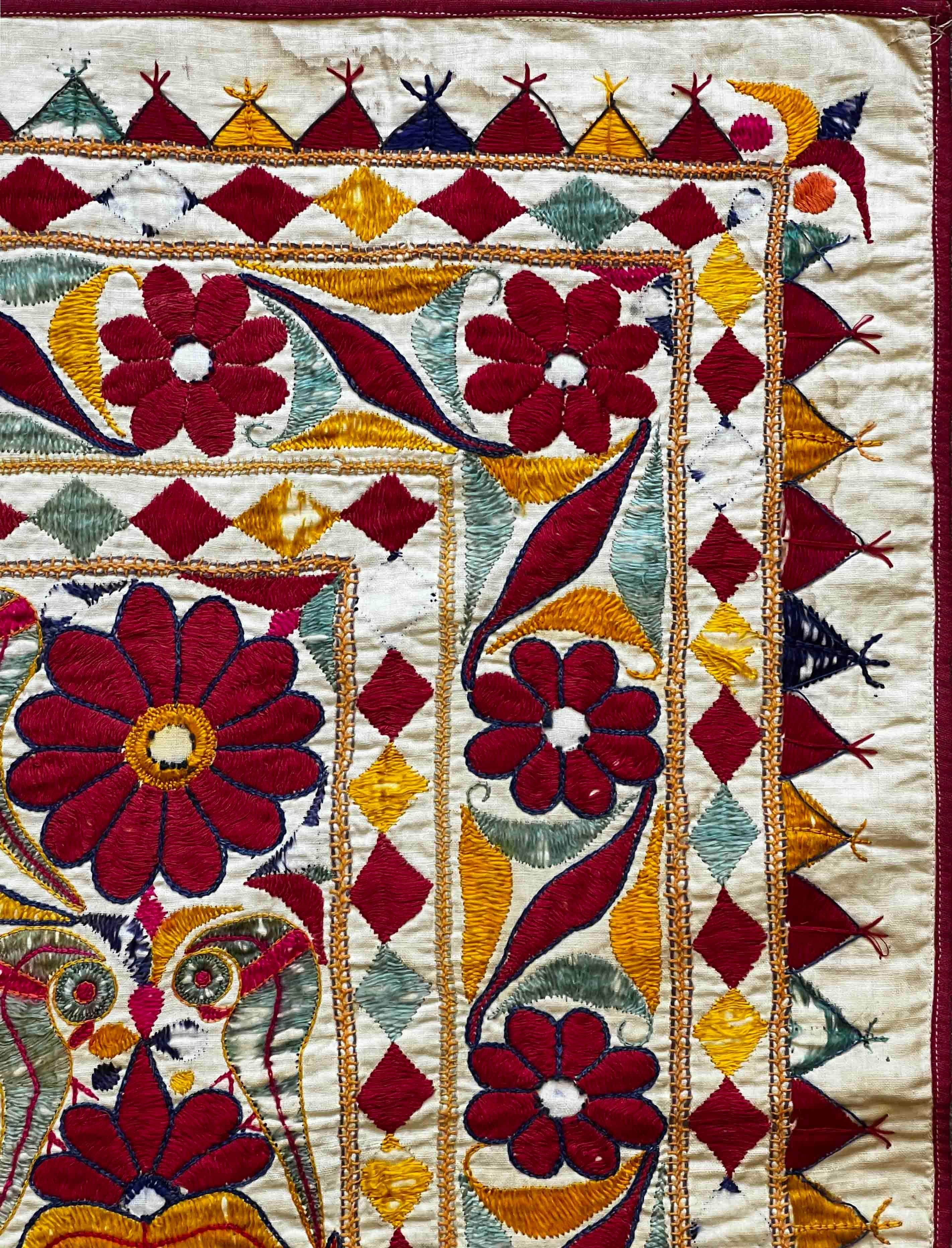 Mid-20th Century Indian Embroidery Fabric, N°1221 For Sale