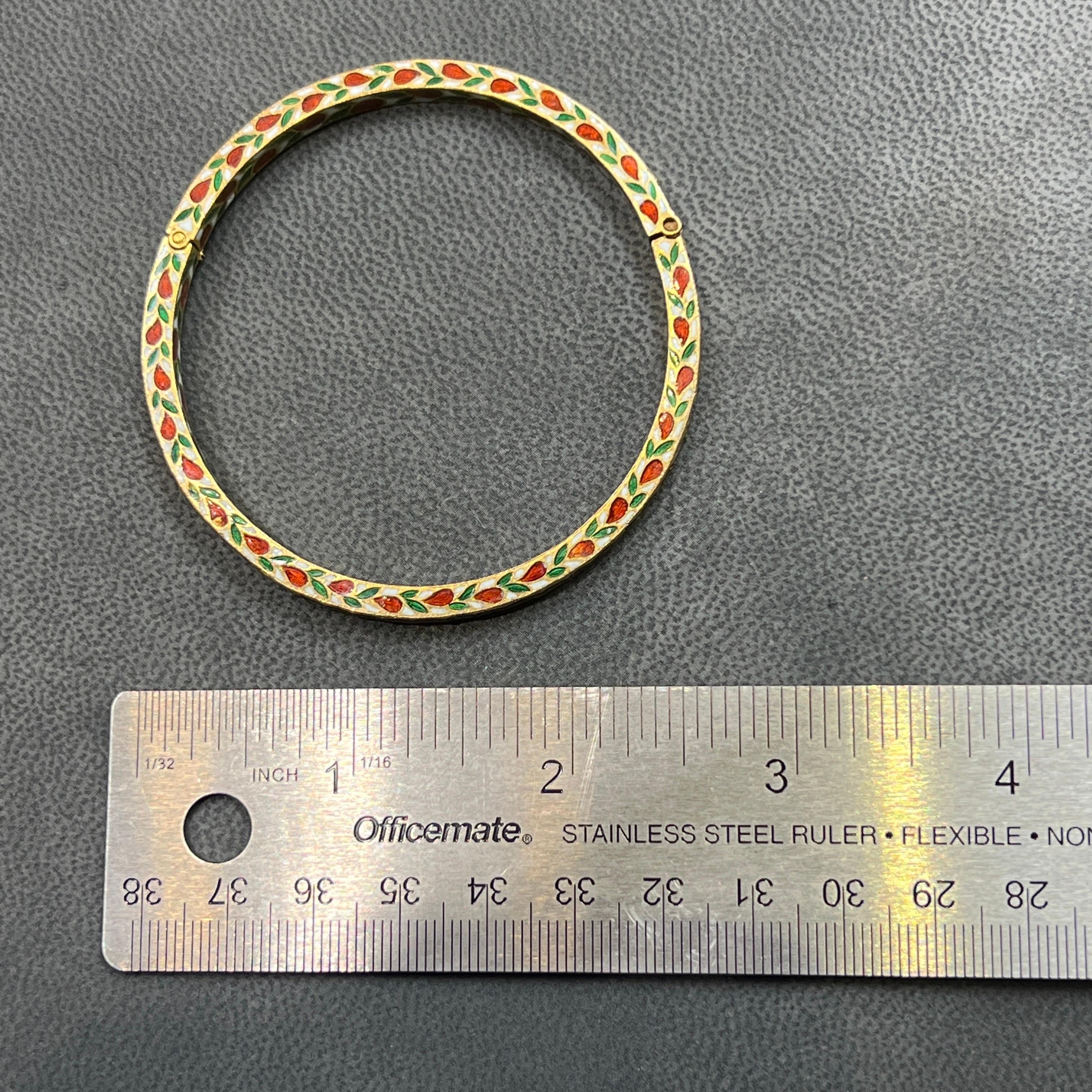 Indian Enamel and Diamond Bangle en venta 5