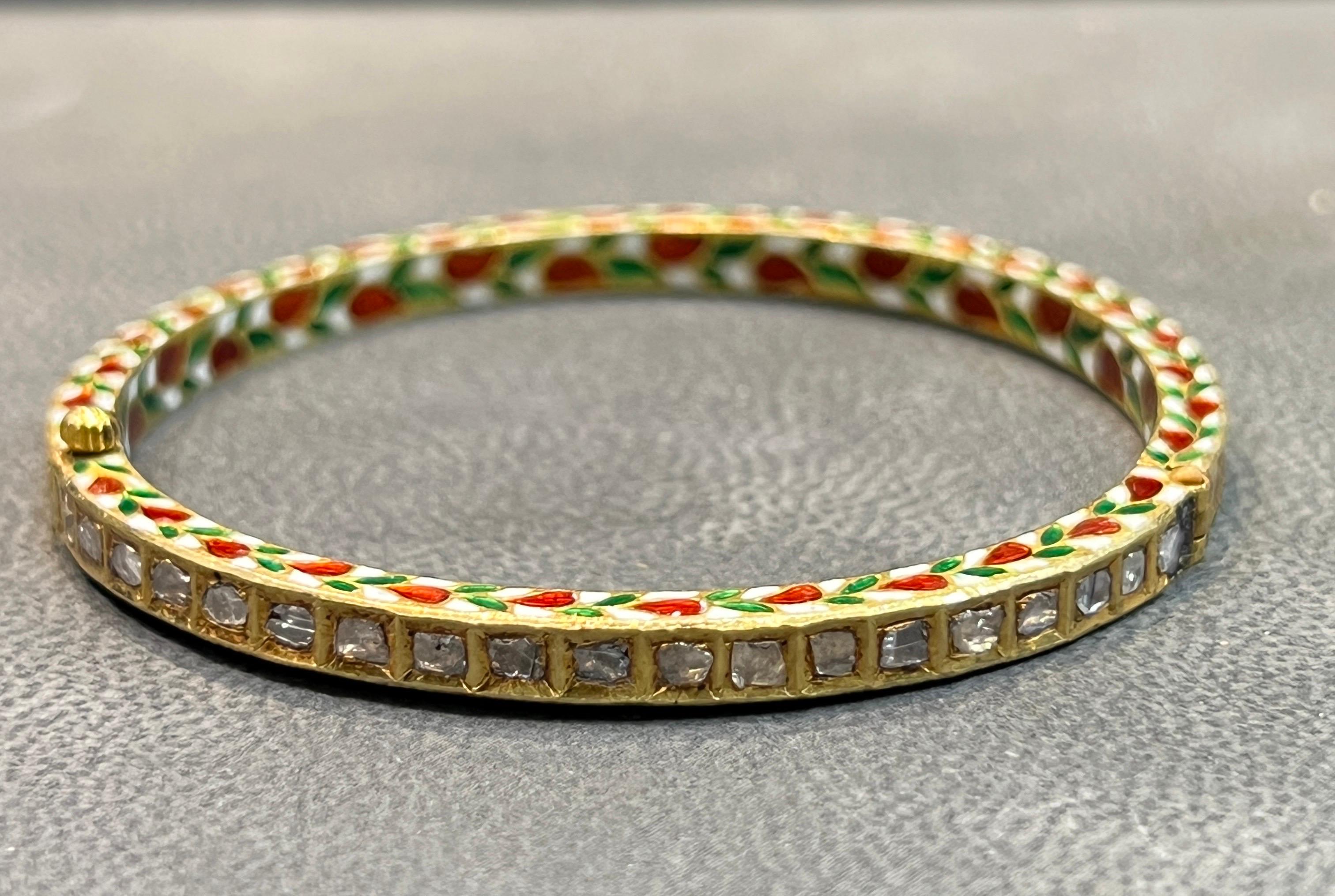 Indian Enamel and Diamond Bangle en venta 1