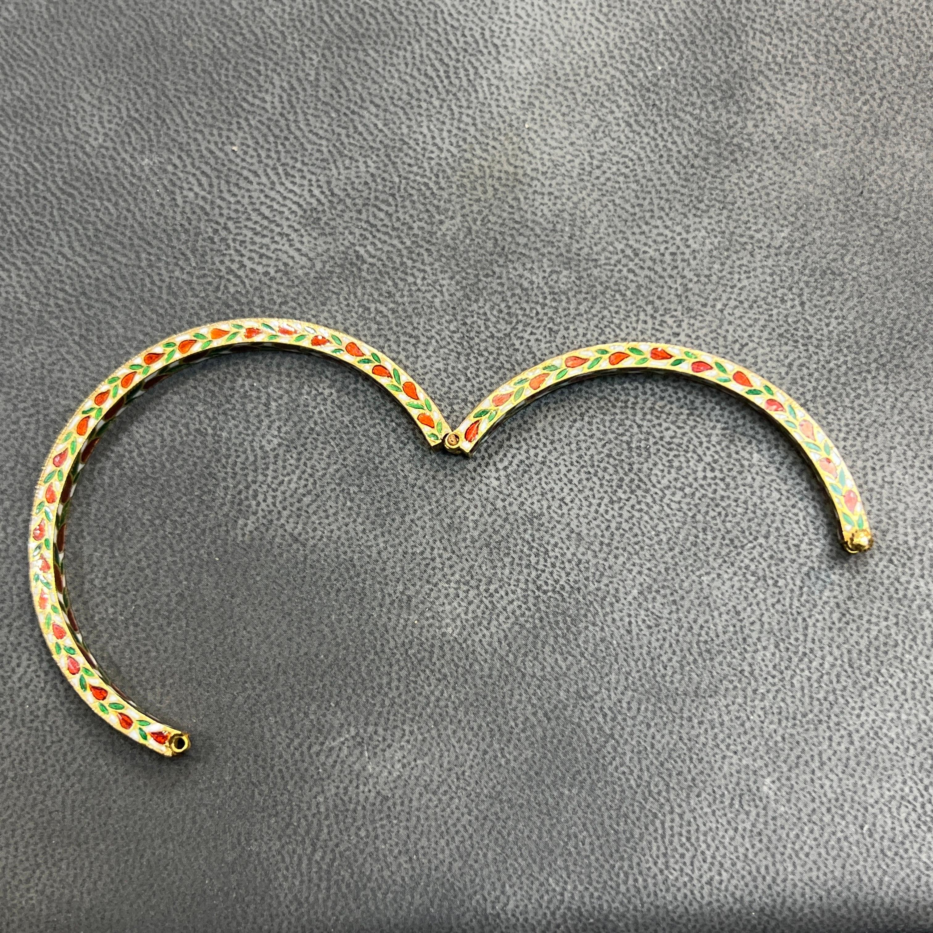 Indian Enamel and Diamond Bangle en venta 3