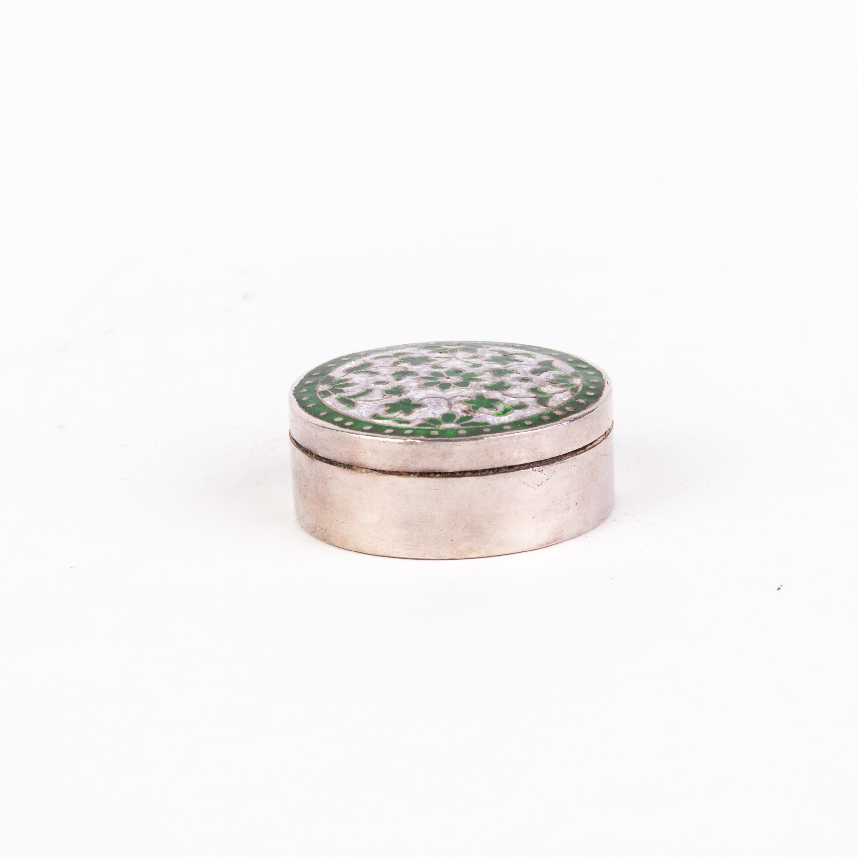 Indian Enamel Cloisonne Floral Snuff Trinket Box 19th Century In Good Condition For Sale In Nottingham, GB