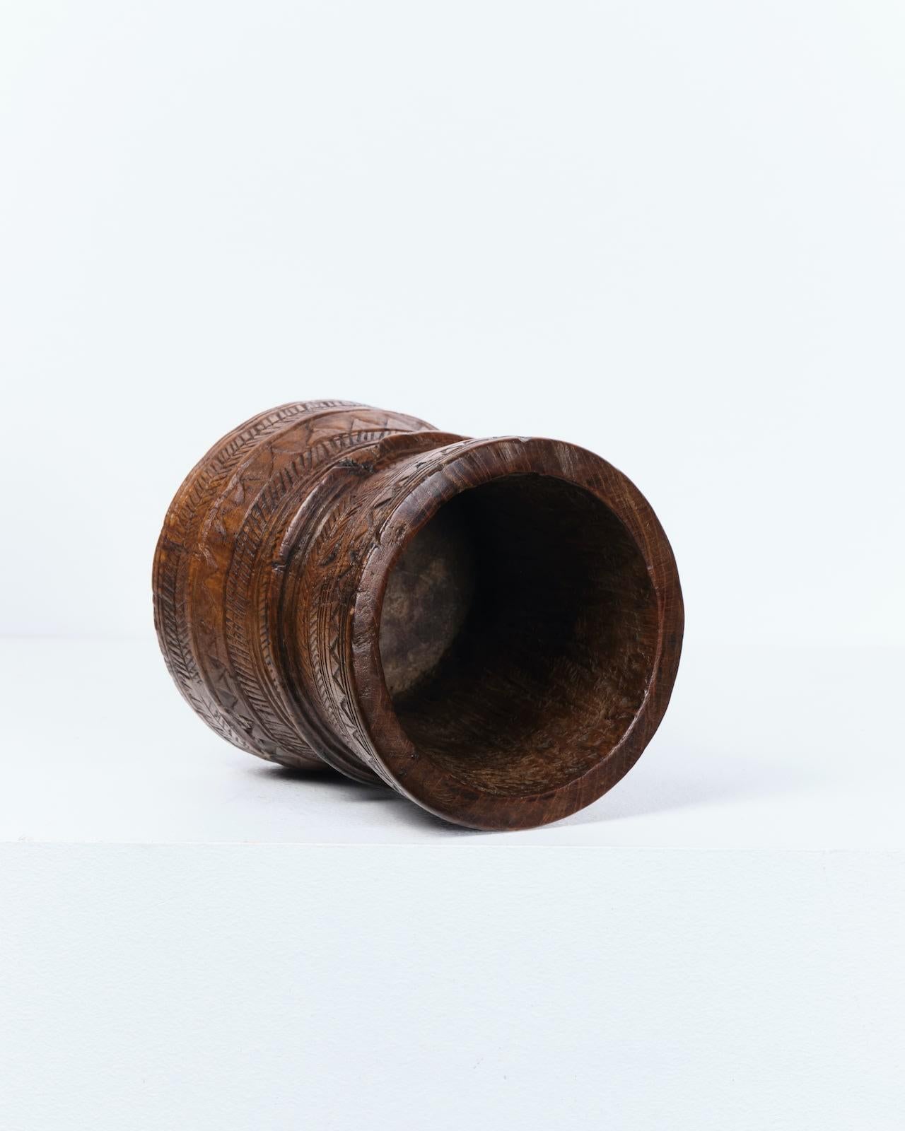Teak Wood
c.1820's
H15 x D13 cm