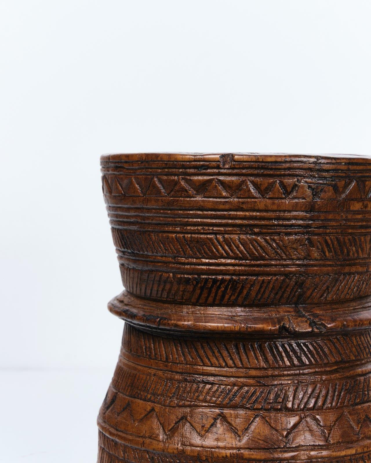 Indian, Engraved grain measure In Excellent Condition For Sale In London, GB