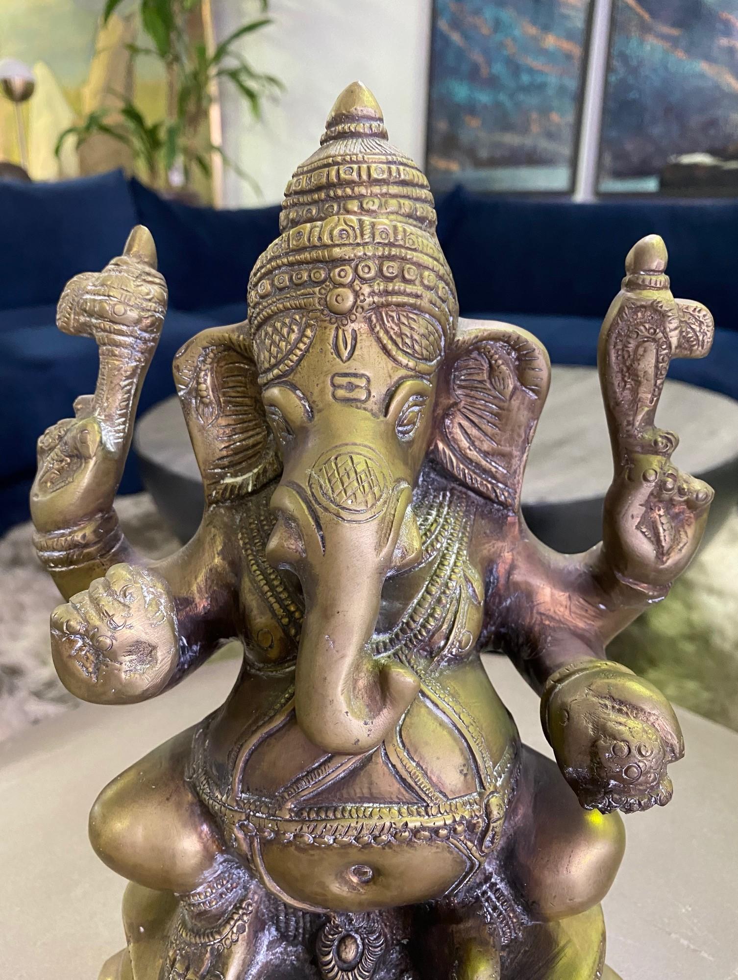 Große verschnörkelte indische Ganesh- oder Ganesha-Skulptur eines indischen Elefanten Gottes aus Südindien, Ganesha (Anglo-indisch) im Angebot