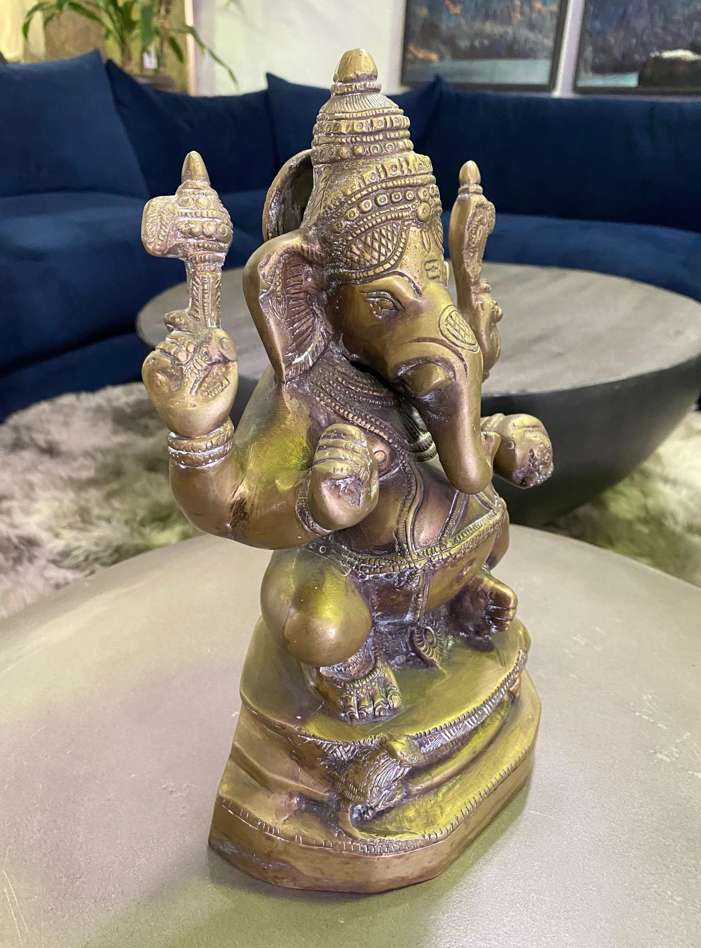 Große verschnörkelte indische Ganesh- oder Ganesha-Skulptur eines indischen Elefanten Gottes aus Südindien, Ganesha (20. Jahrhundert) im Angebot