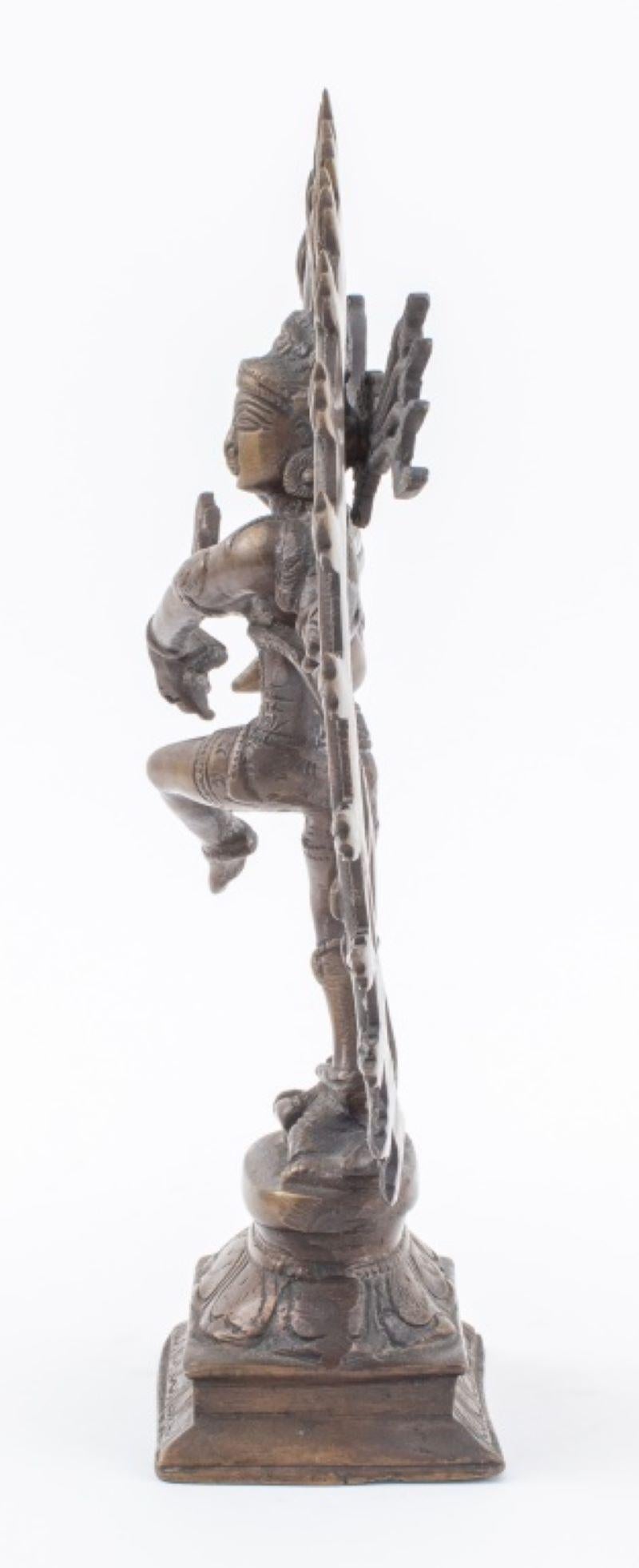 Mid-Century Modern Statue indienne de Shiva Nataraja en bronze doré en vente