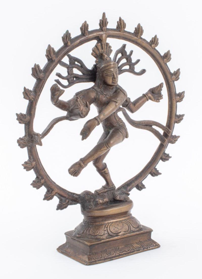 Statue indienne de Shiva Nataraja en bronze doré en vente 1