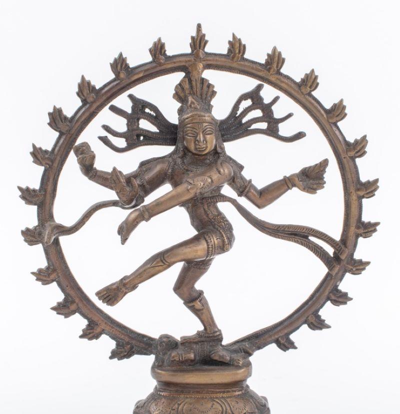 Statue indienne de Shiva Nataraja en bronze doré en vente 2