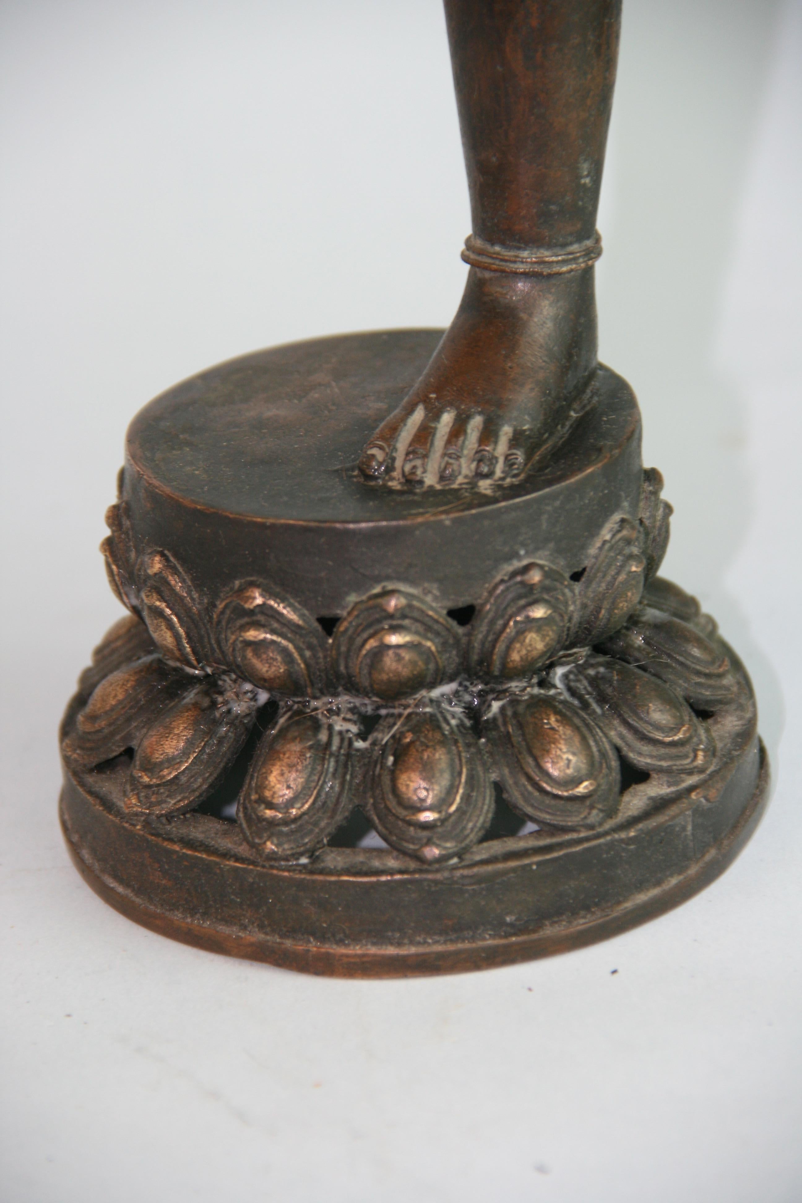 Scultura in ottone di una dea indiana del 1930 in vendita 6