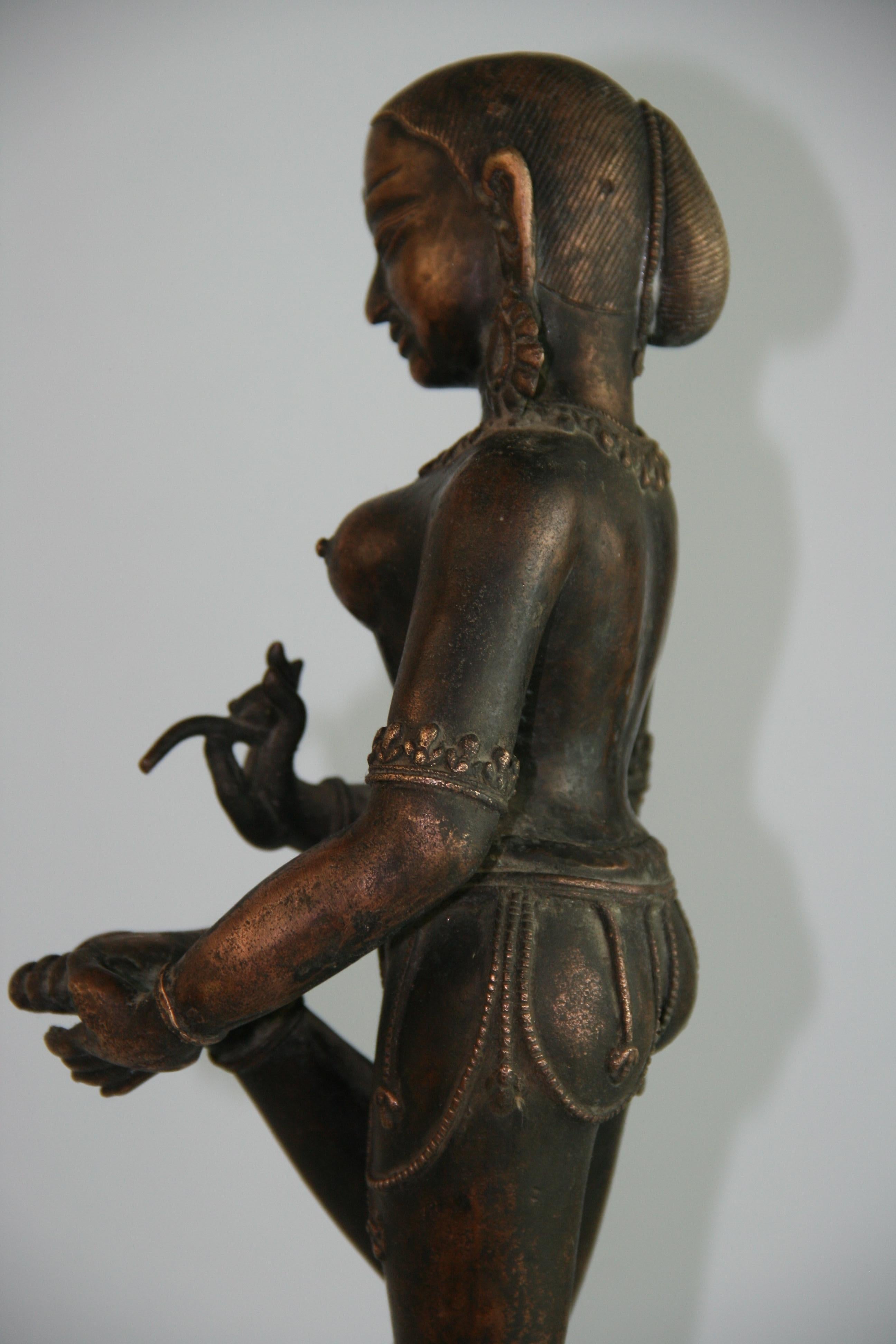 Scultura in ottone di una dea indiana del 1930 in vendita 8