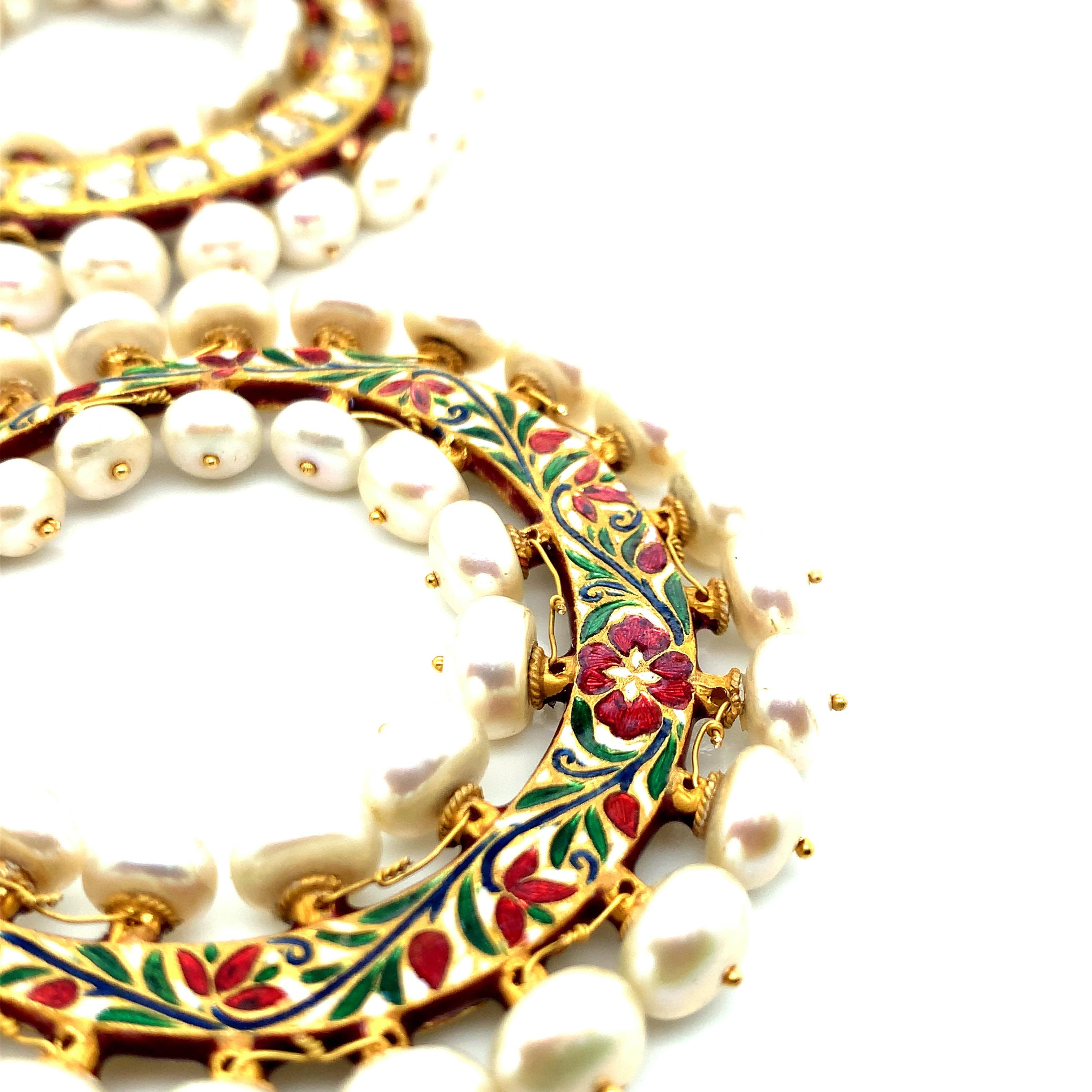 Indische Süßwasserperlen-Diamant-Ohrringe aus Gold Damen im Angebot