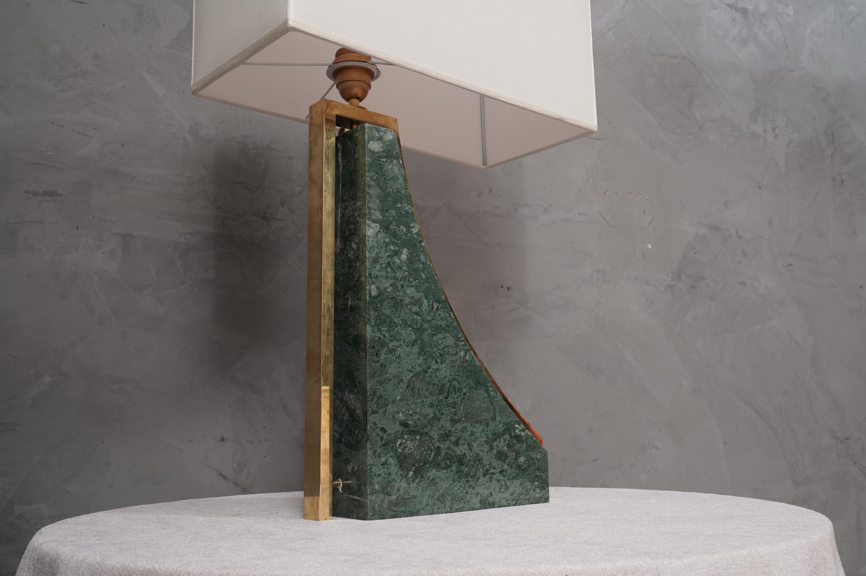 Indian Green Marble and Brass Italian Table Lamp, 2000 In Good Condition For Sale In Rome, IT