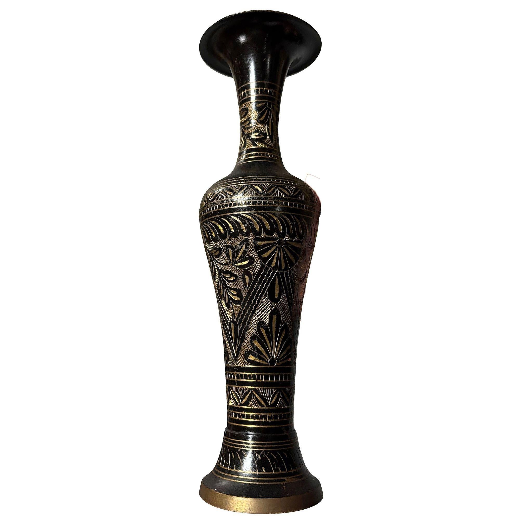 Indische Hand geätzt schwarz Cloisonne Messing florale Vase im Angebot 1