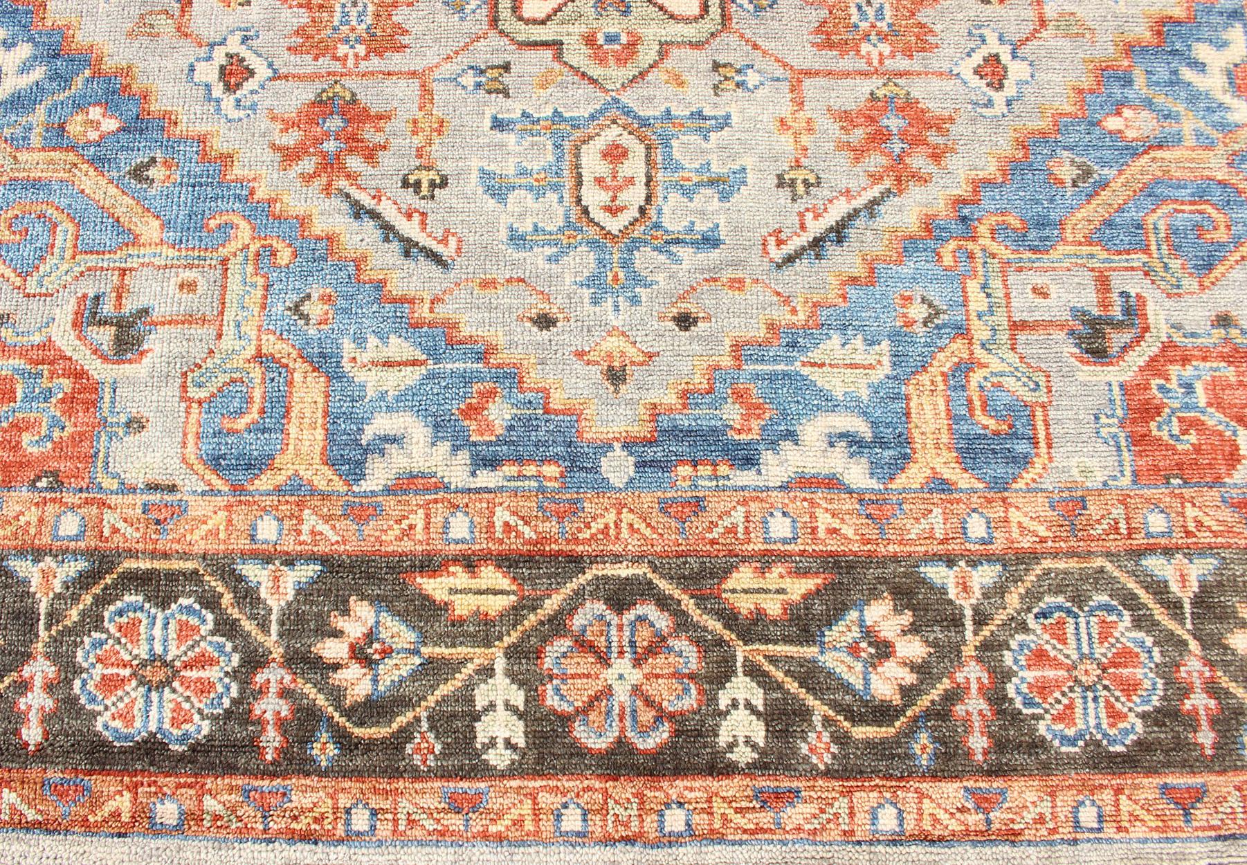 Indian Hand-Knotted Medallion Heriz in Cocoa, Denim, and Red For Sale 2