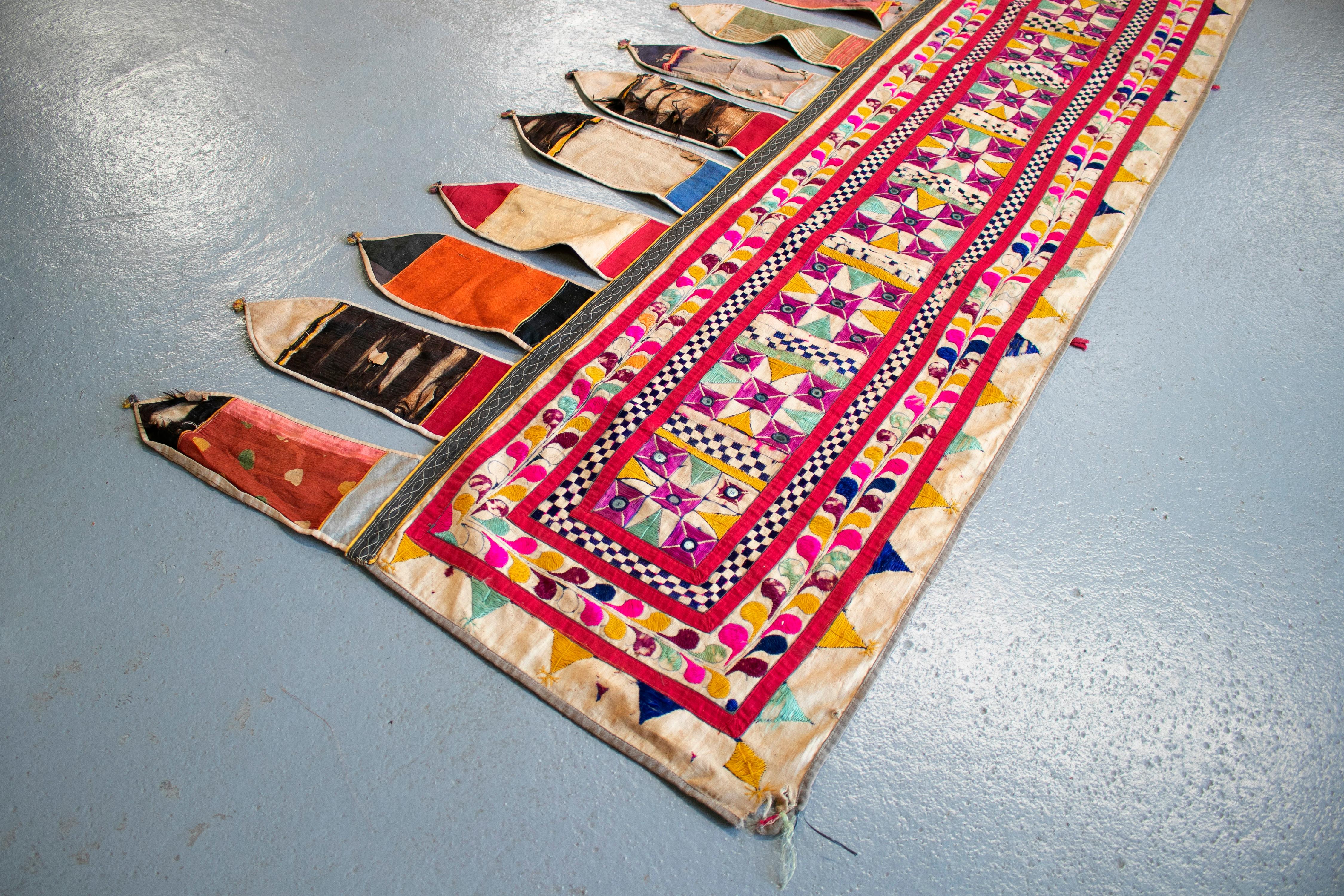 Indische handgenähte Seiden Patchwork Hochzeitsdekoration im Angebot 5