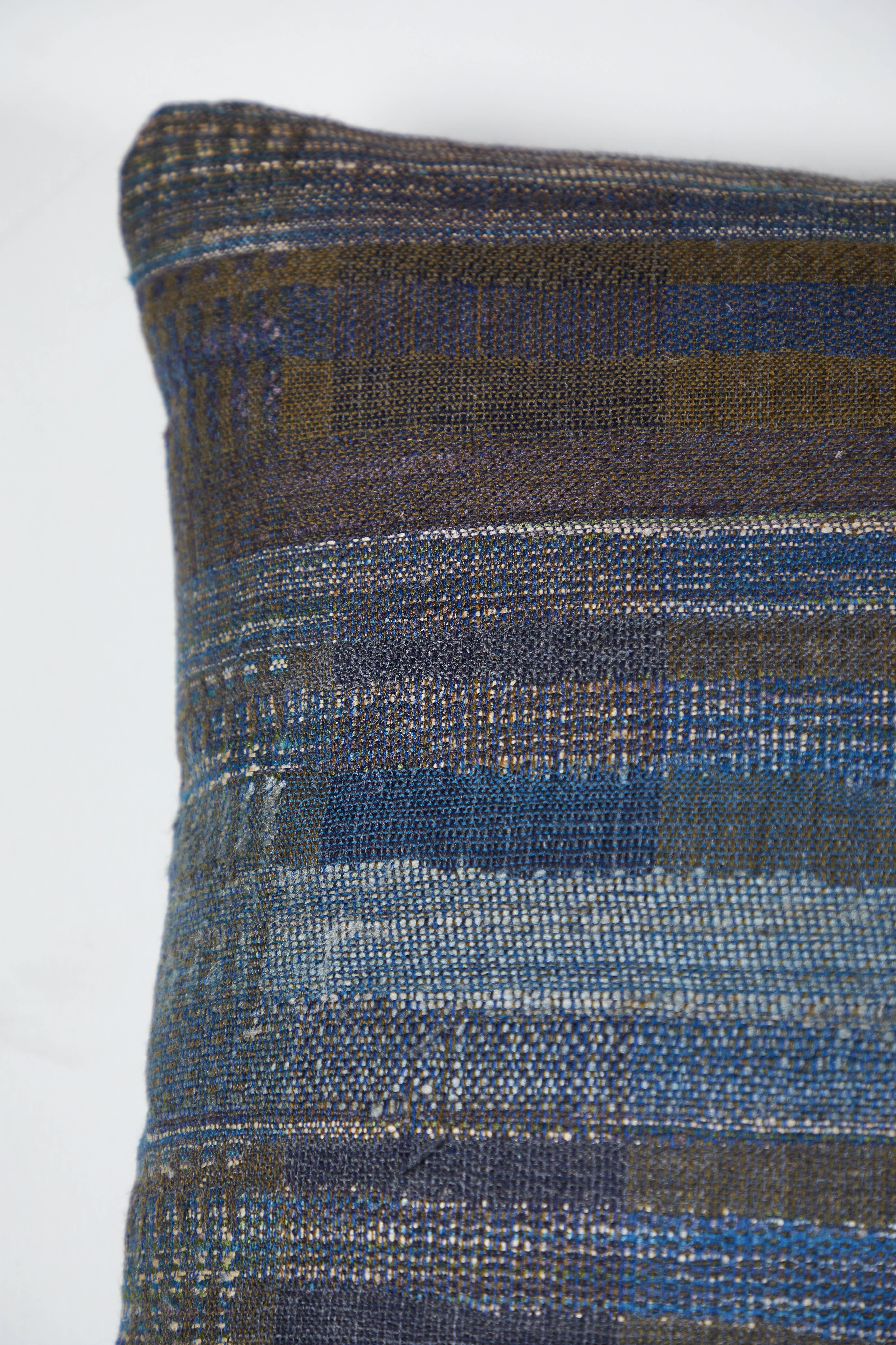 Indian Handwoven Pillow Midnight Stripes In New Condition For Sale In Los Angeles, CA