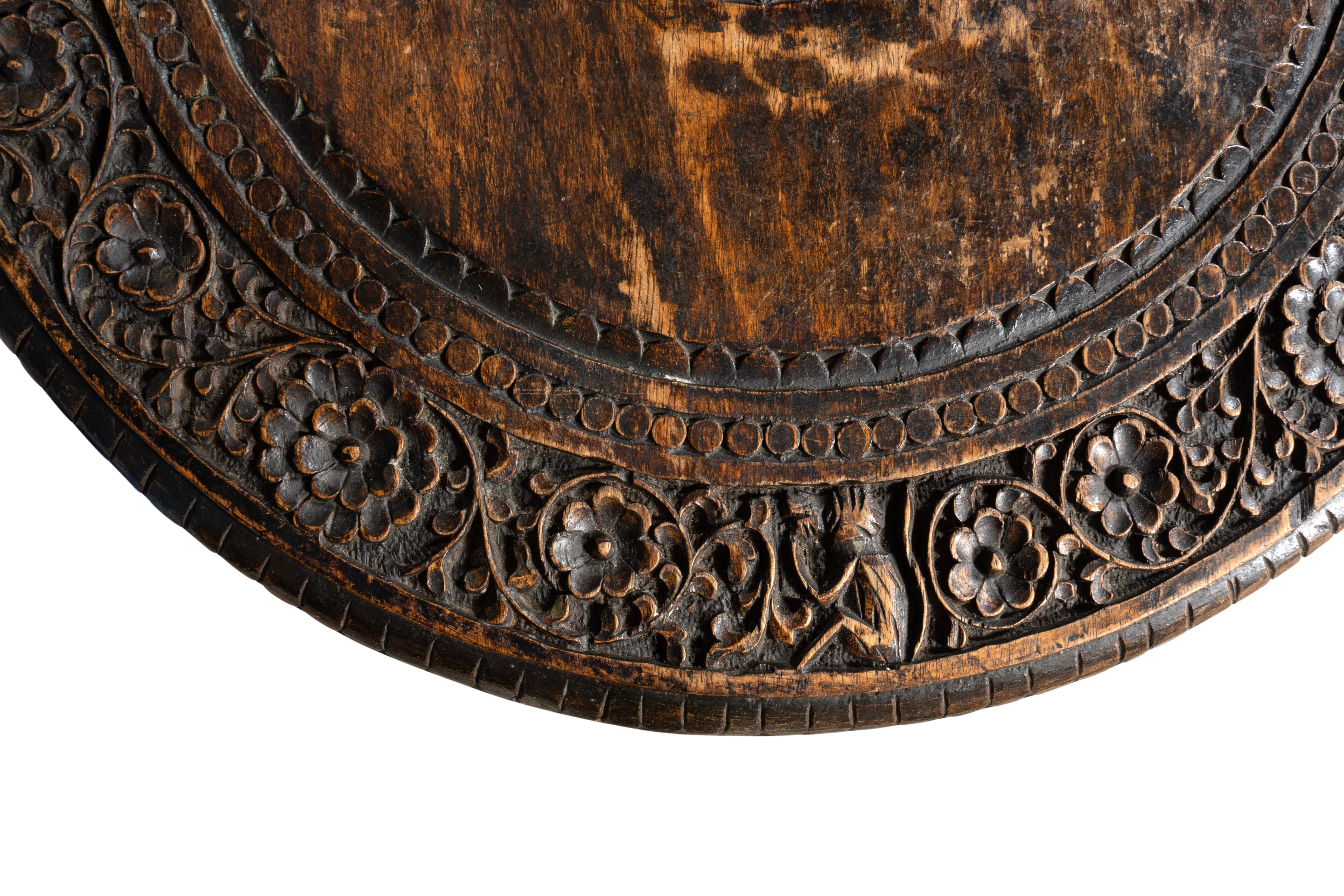 Table éléphant en bois dur indien en vente 6