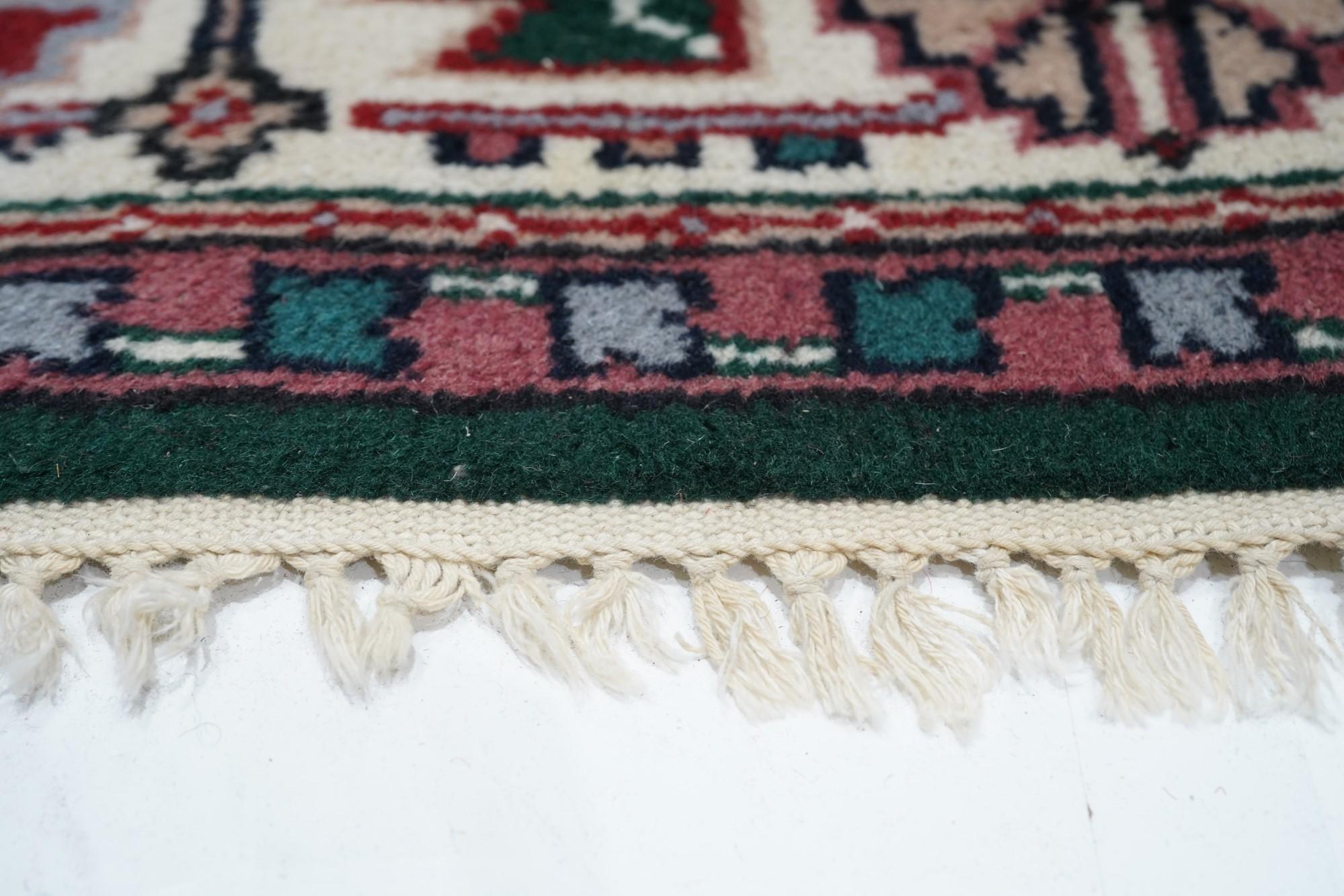 Indischer Heriz-Teppich im Vintage-Stil, 6'1'' x 9'1'' (Wolle) im Angebot