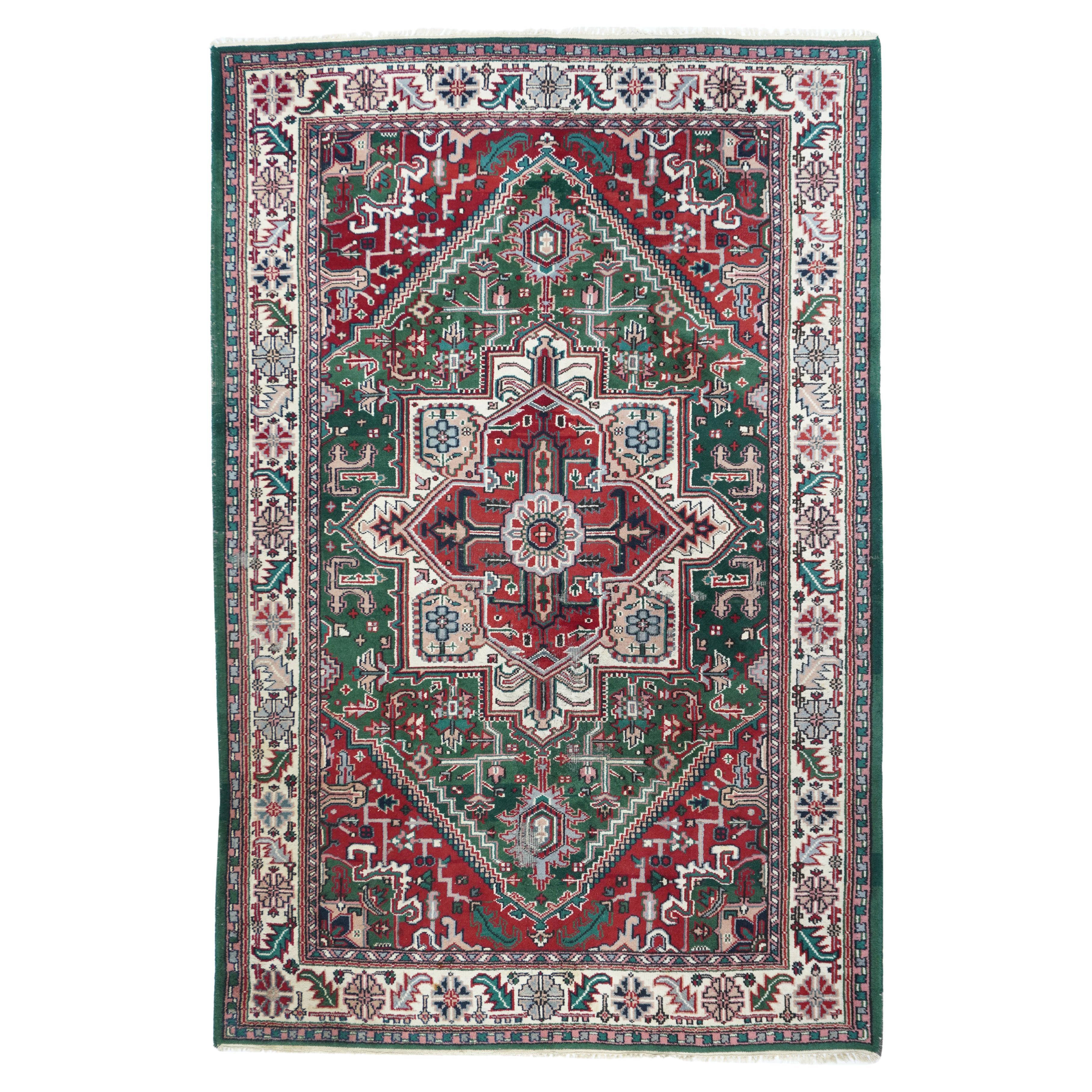Indischer Heriz-Teppich im Vintage-Stil, 6'1'' x 9'1'' im Angebot