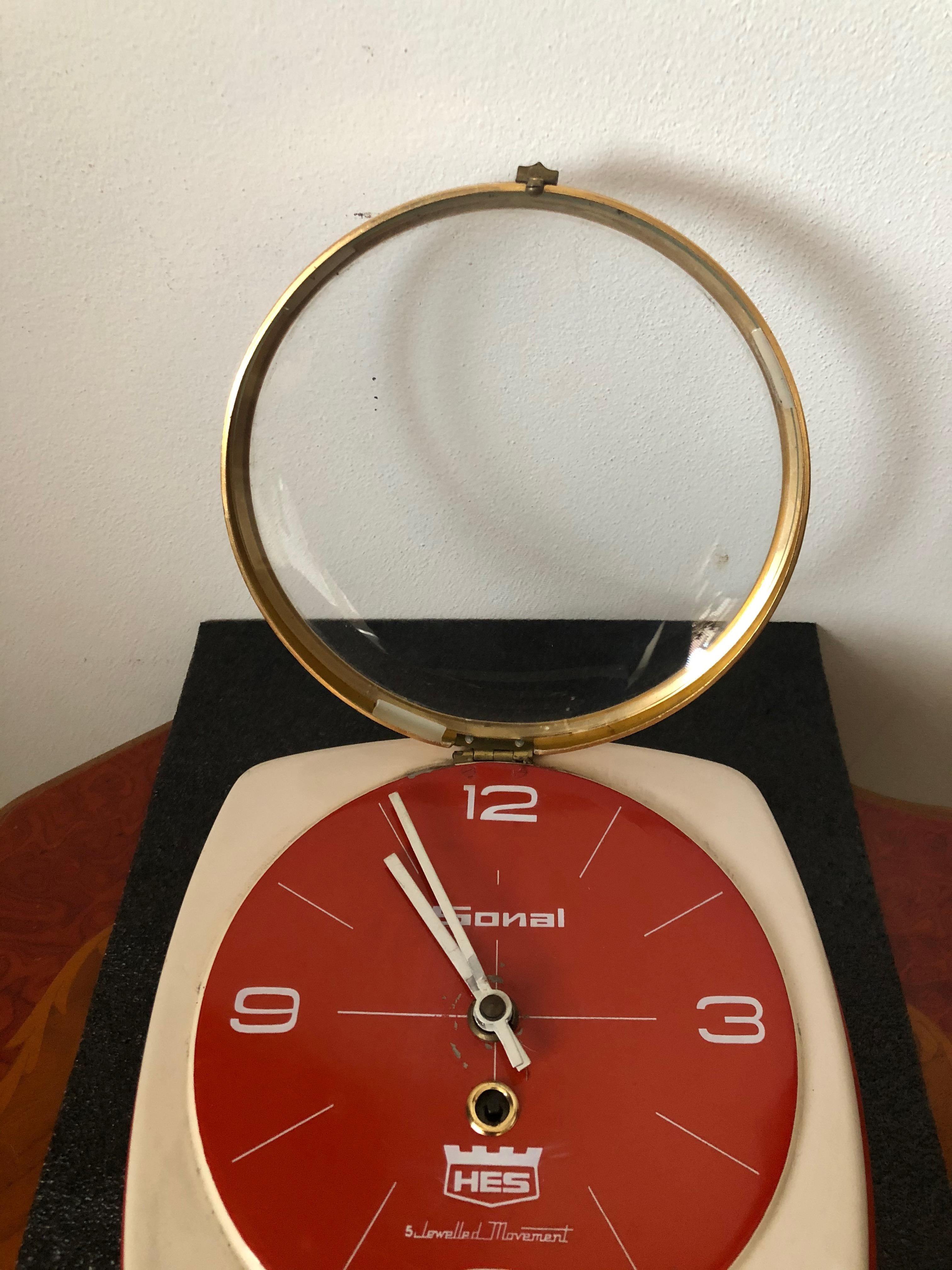 Indian HES Wall Clock in Heavy Metal Case In Good Condition For Sale In Praha, CZ