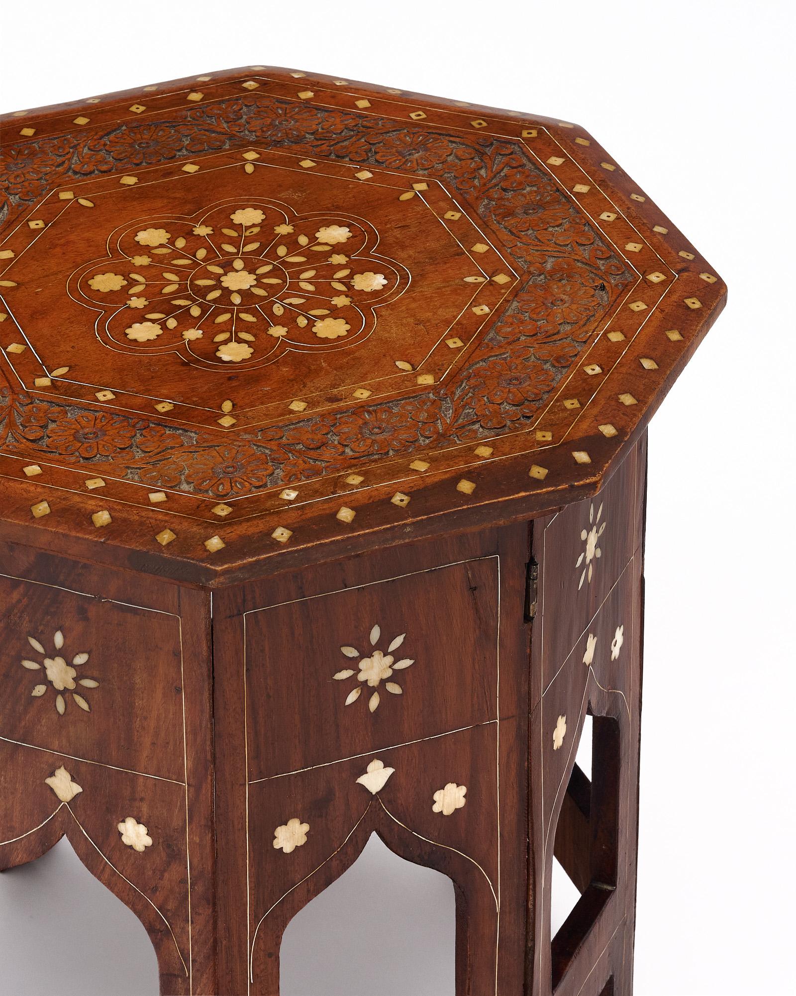 Indian Hoshiarpur Side table with Bone Inlay In Good Condition In Austin, TX