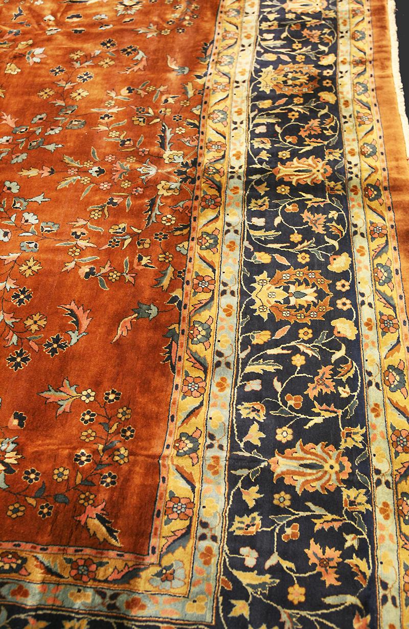 Indian Indosaruk Rug In Good Condition For Sale In Ferrara, IT