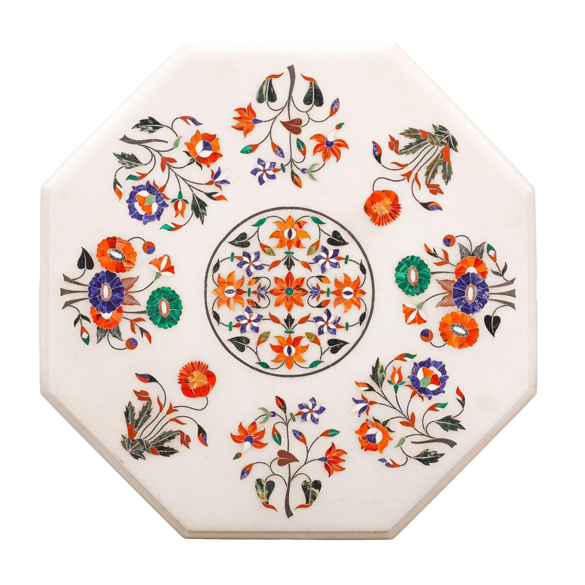 Mesa con pedestal y tapa de mármol con incrustaciones de la India, c. 1900 Angloindio en venta