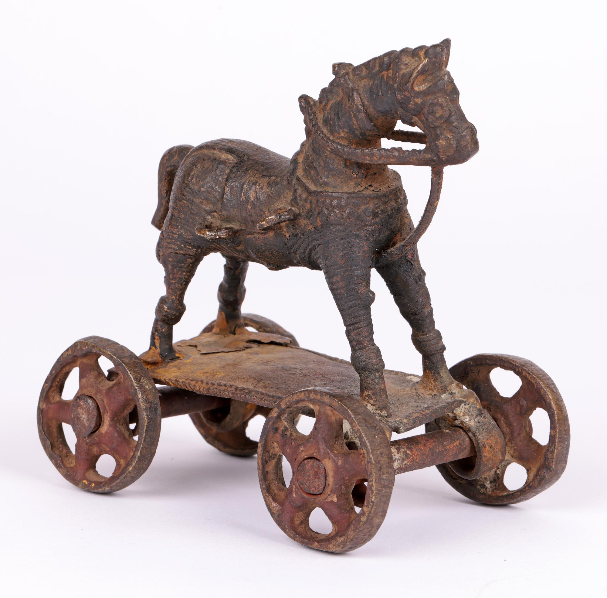 XIXe siècle Jhansi, figurine de cheval joueur en bronze Bundelkhand en vente
